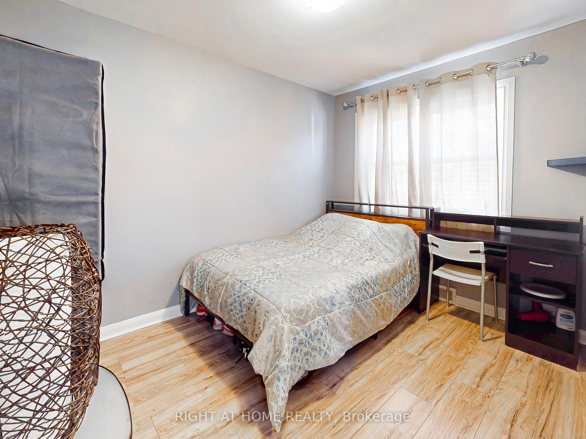 Photo 20 of 6077 Coholan Street, Niagara Falls, Church's Lane — HOMEH