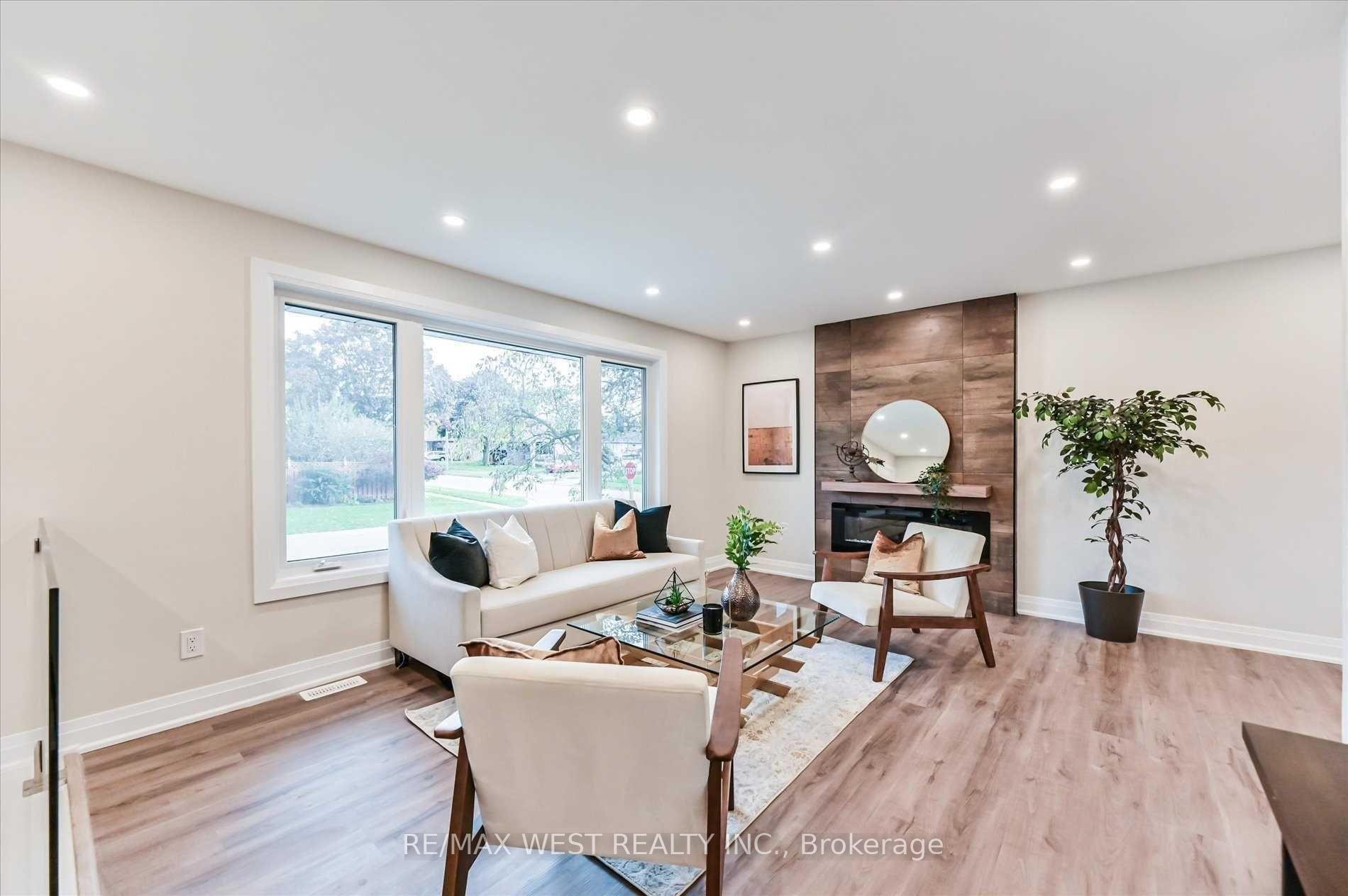 Photo 4 of 616 Shakespeare Avenue, Oshawa, Donevan — HOMEH