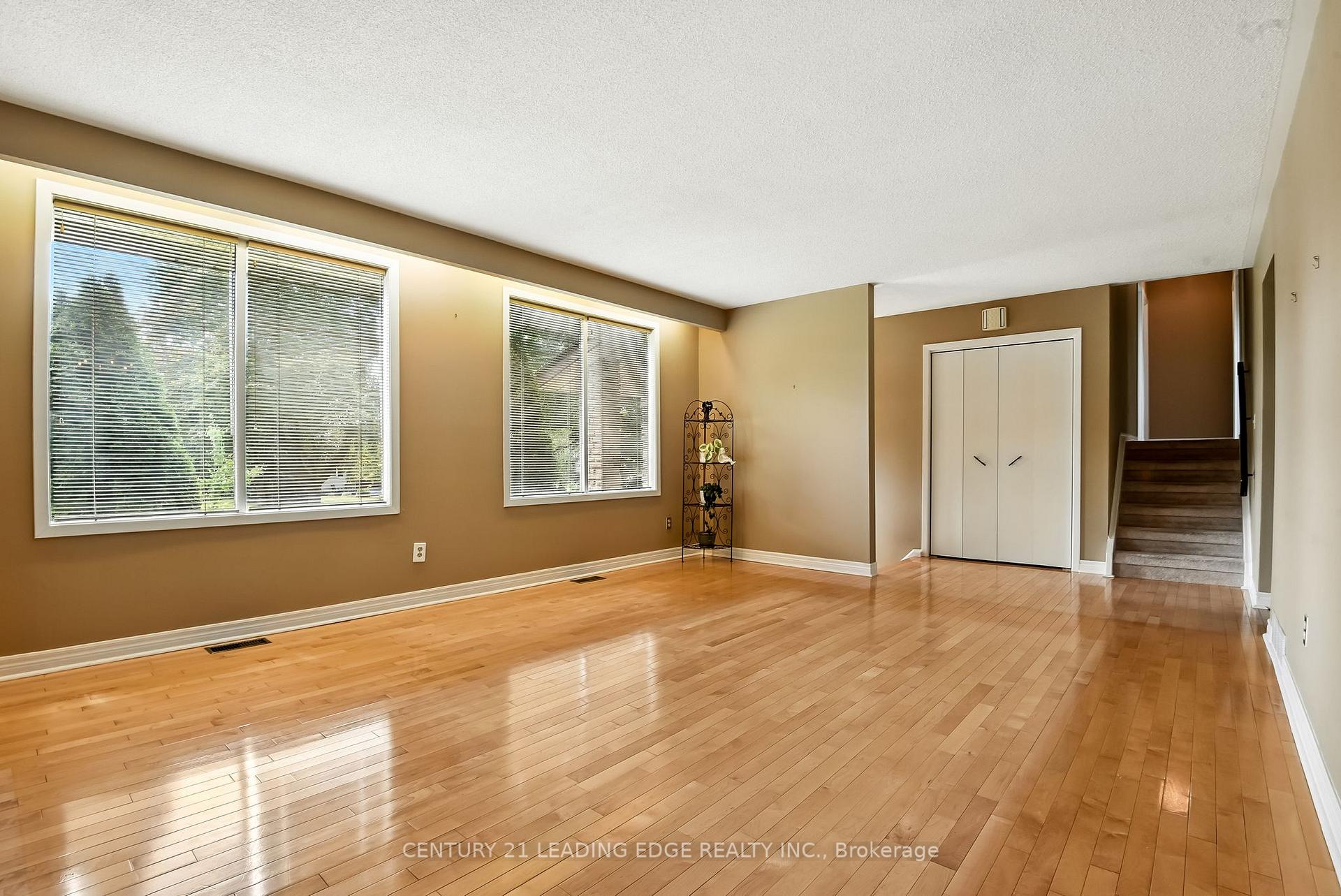 Photo 12 of 154 Switzer Drive, Oshawa, Centennial — HOMEH