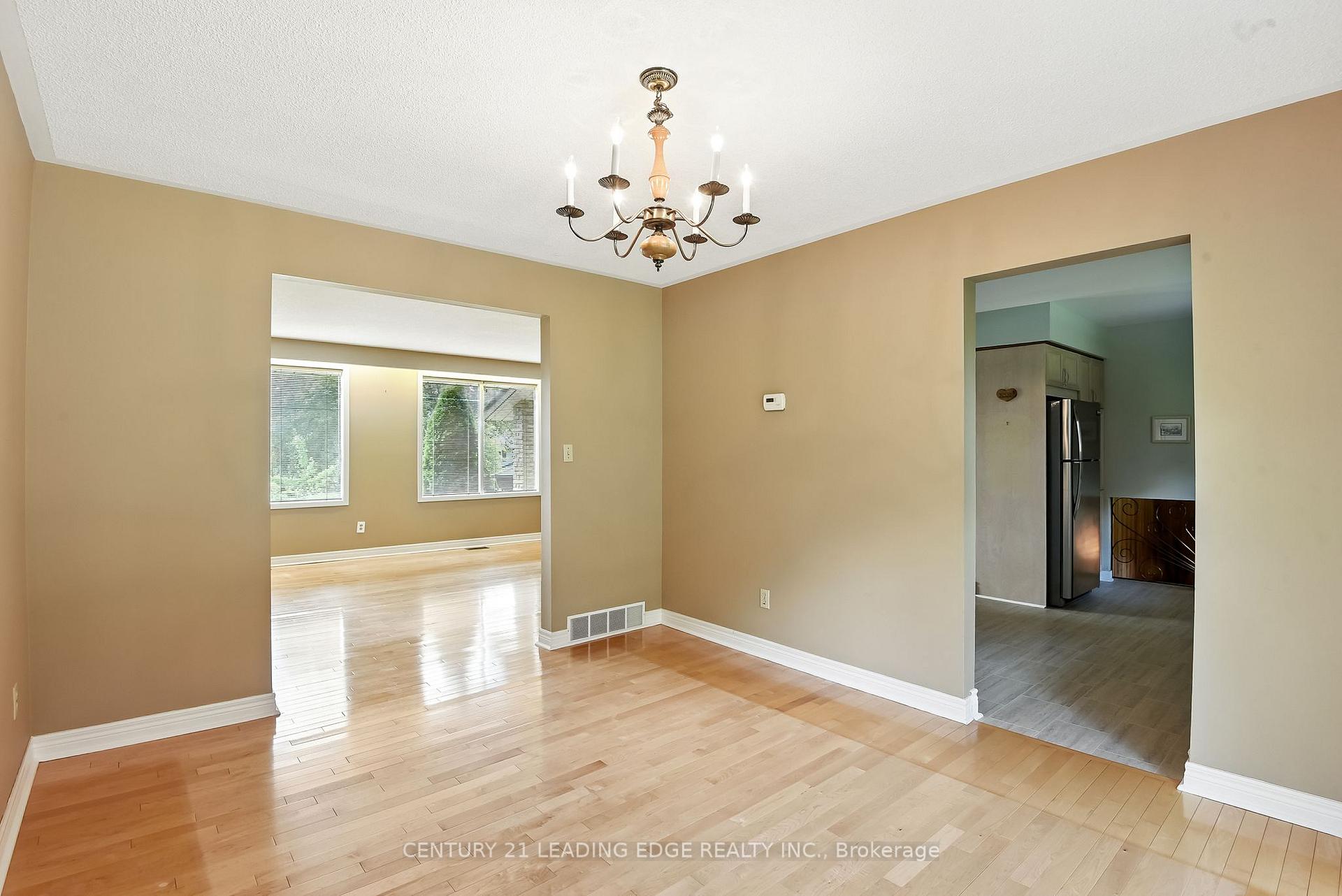 Photo 15 of 154 Switzer Drive, Oshawa, Centennial — HOMEH