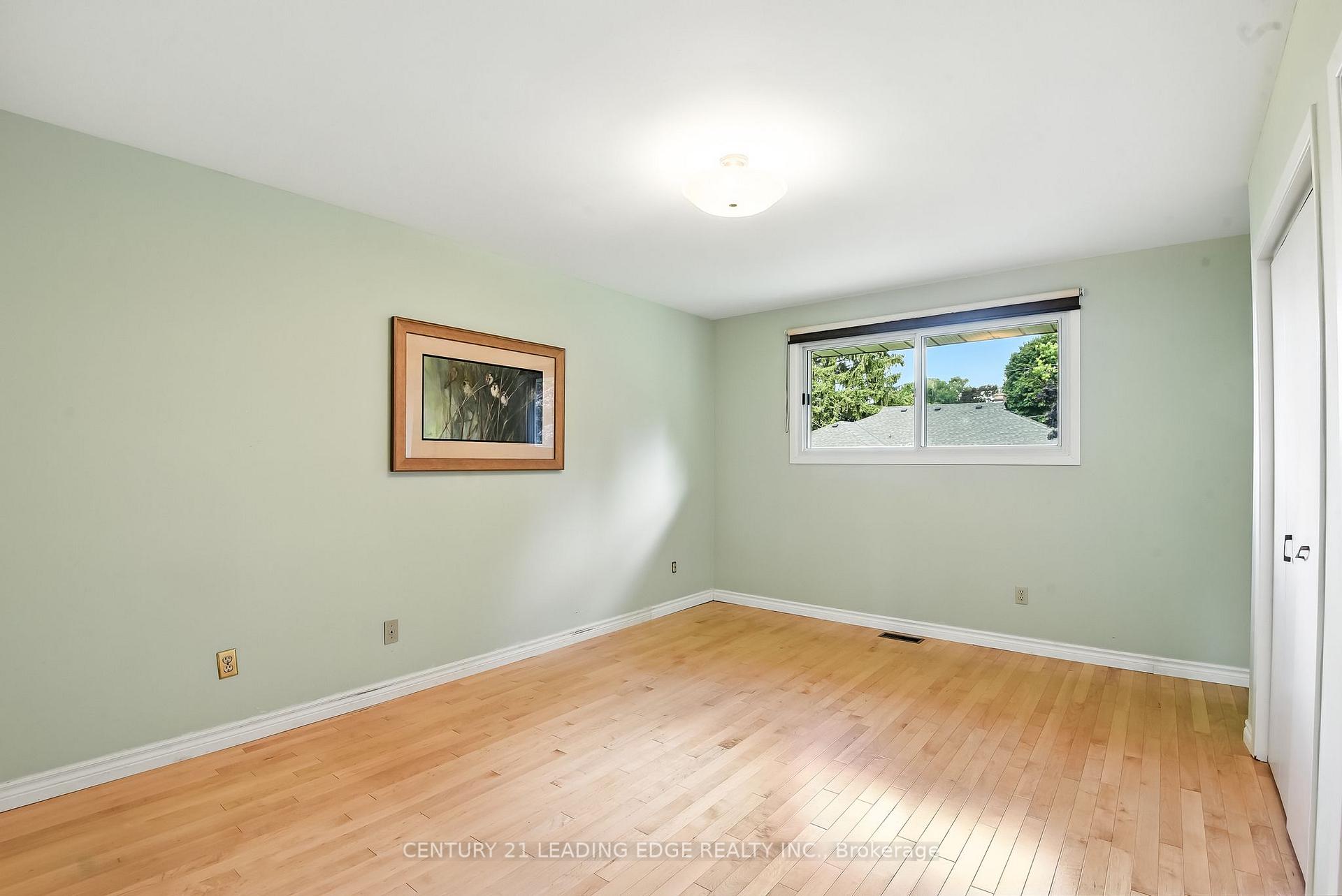 Photo 22 of 154 Switzer Drive, Oshawa, Centennial — HOMEH