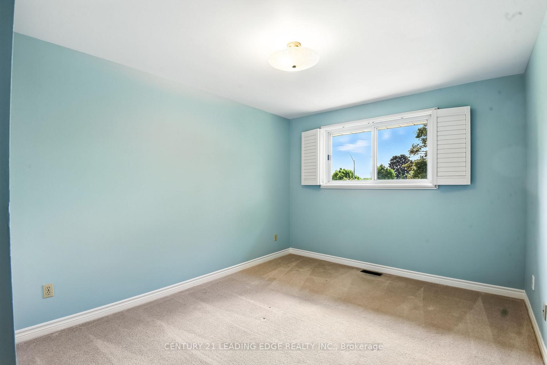 Photo 27 of 154 Switzer Drive, Oshawa, Centennial — HOMEH