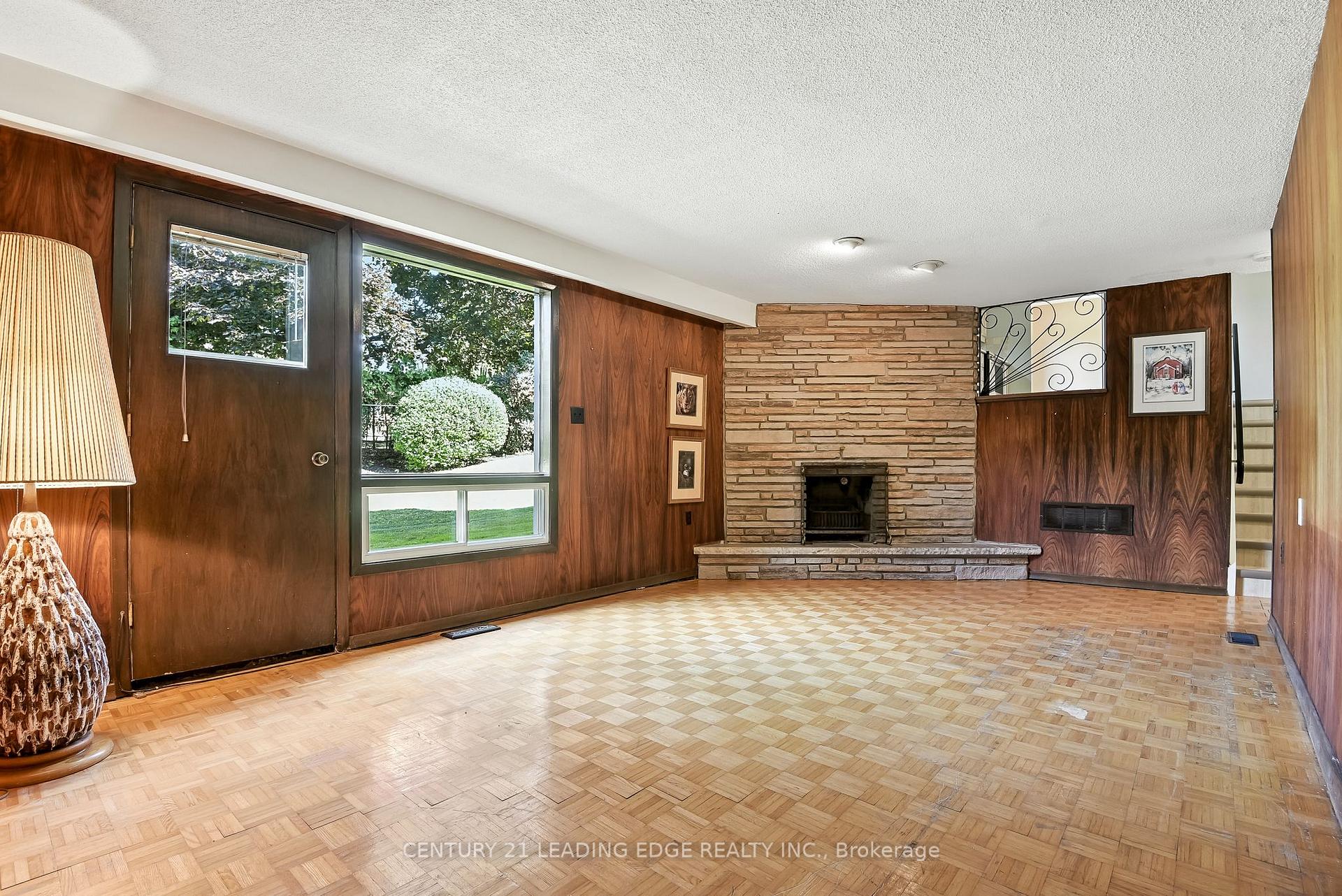 Photo 33 of 154 Switzer Drive, Oshawa, Centennial — HOMEH