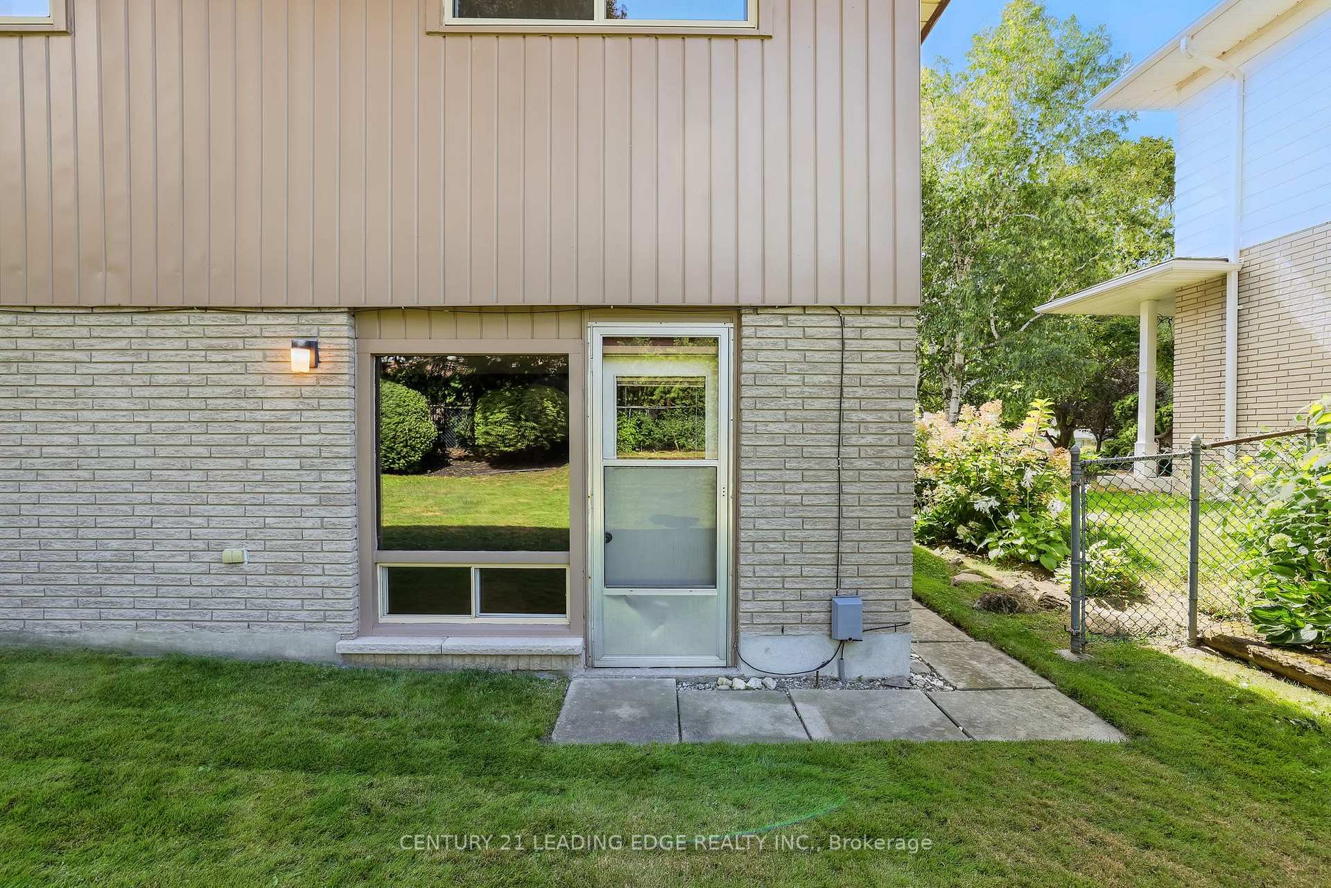 Photo 43 of 154 Switzer Drive, Oshawa, Centennial — HOMEH