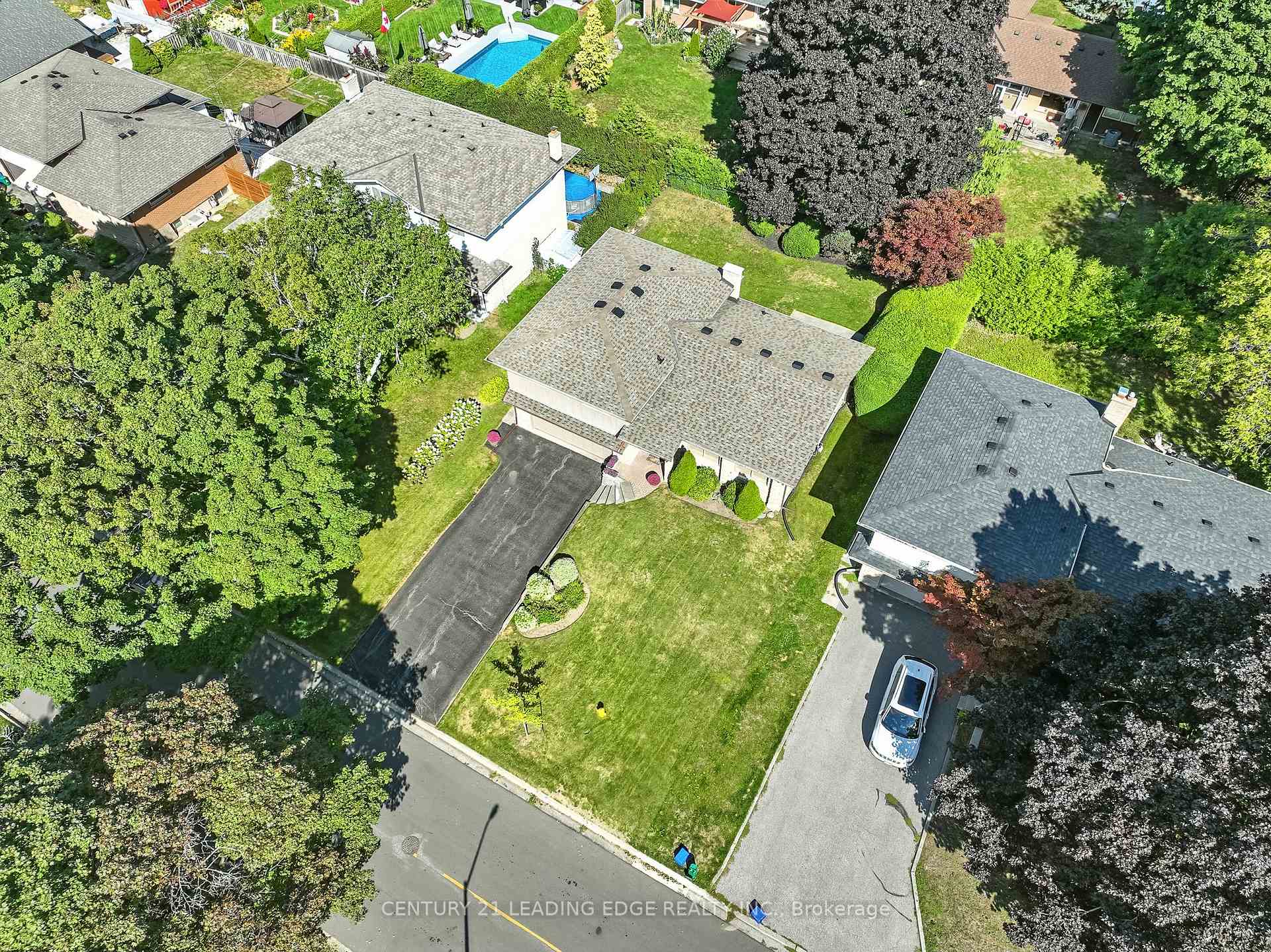 Photo 48 of 154 Switzer Drive, Oshawa, Centennial — HOMEH