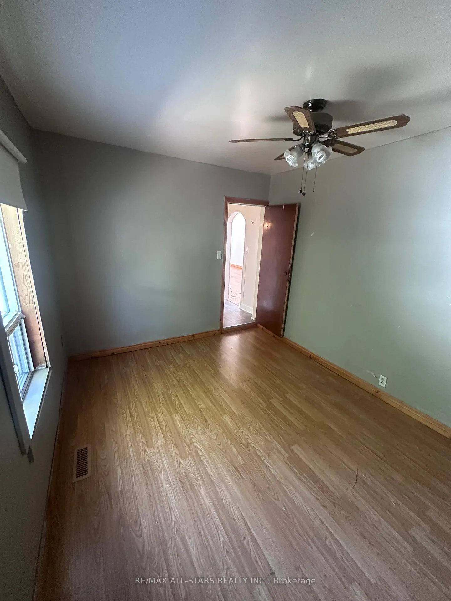 Photo 15 of 86 Cromwell Avenue, Oshawa, Vanier — HOMEH