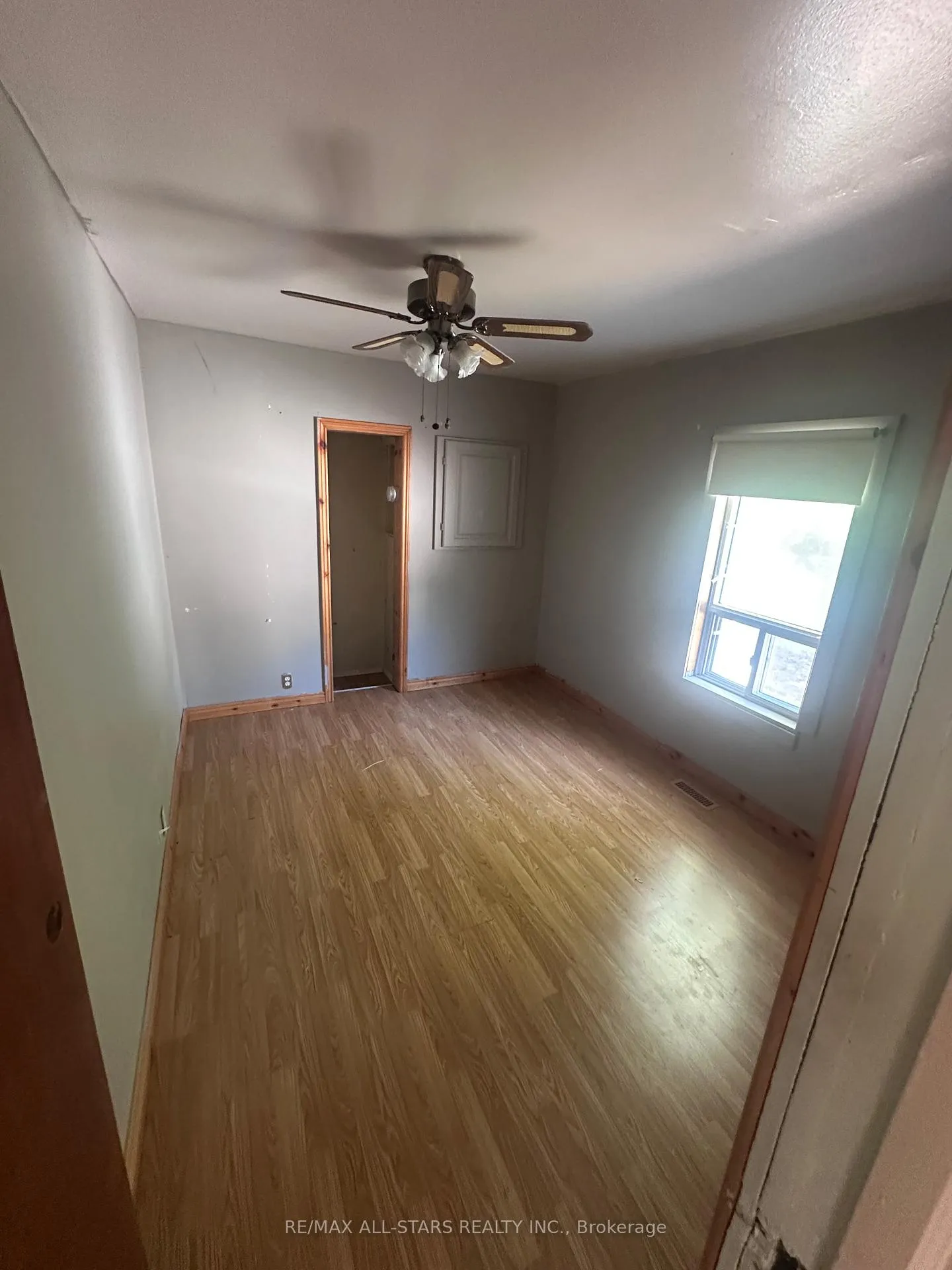 Photo 16 of 86 Cromwell Avenue, Oshawa, Vanier — HOMEH