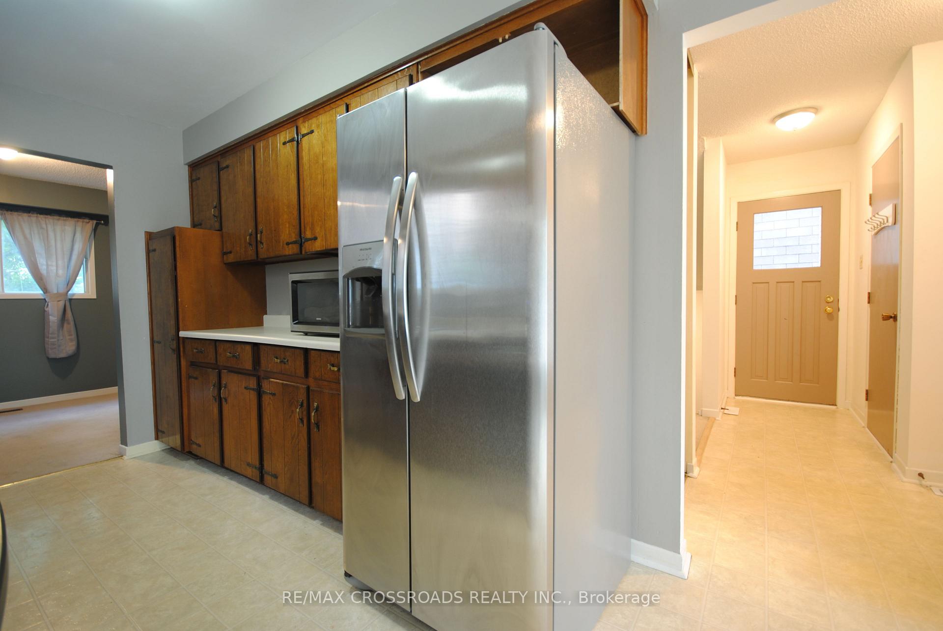 Photo 8 of 1813 Shadybrook Drive, Pickering, Amberlea — HOMEH