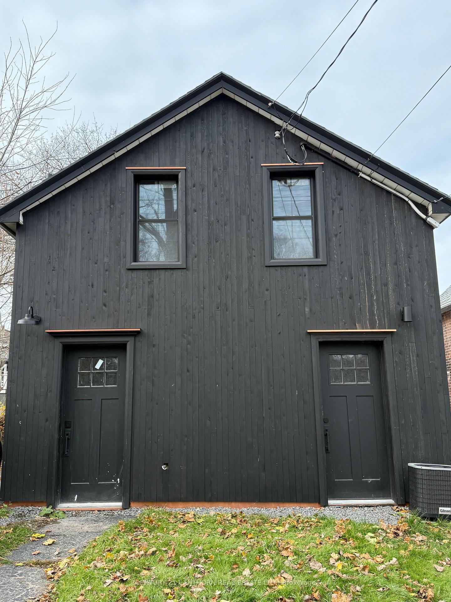 Front of 44 Mary Street