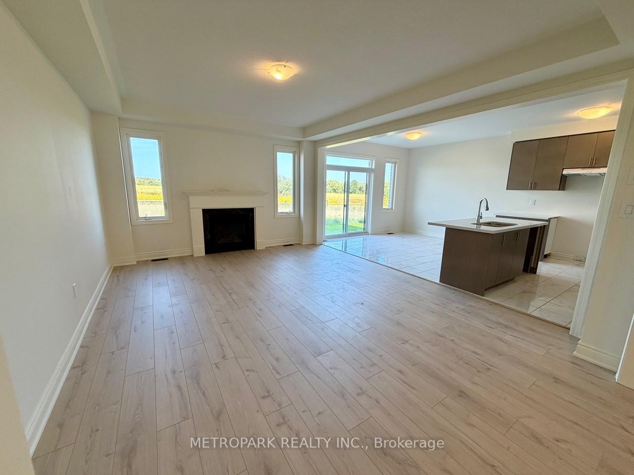 Photo 10 of 1458 Wheatcroft Drive, Oshawa, Kedron — HOMEH
