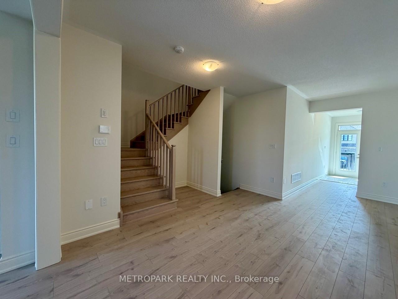 Photo 12 of 1458 Wheatcroft Drive, Oshawa, Kedron — HOMEH