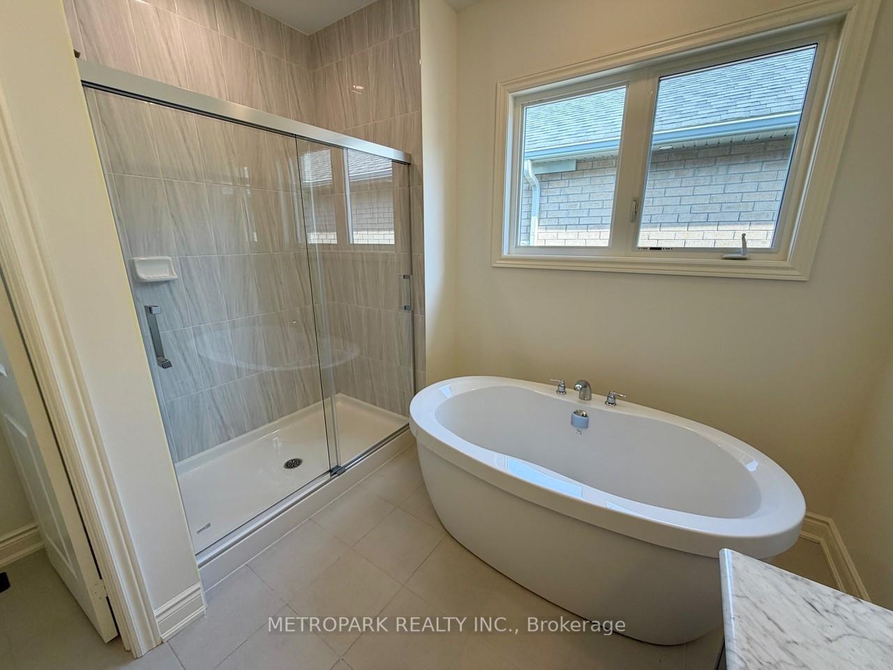 Photo 16 of 1458 Wheatcroft Drive, Oshawa, Kedron — HOMEH