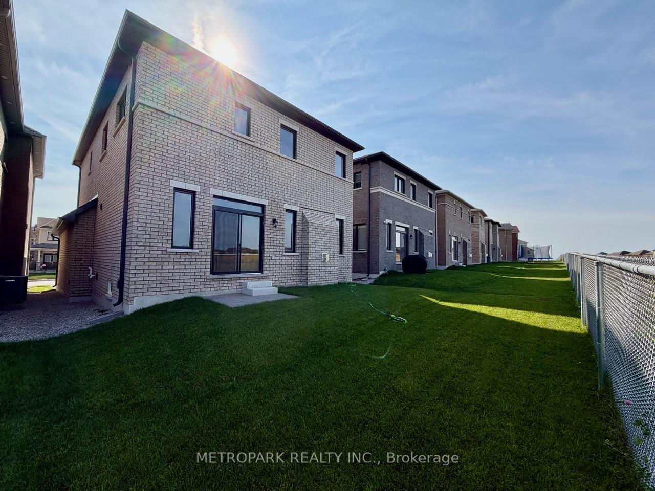 Photo 20 of 1458 Wheatcroft Drive, Oshawa, Kedron — HOMEH