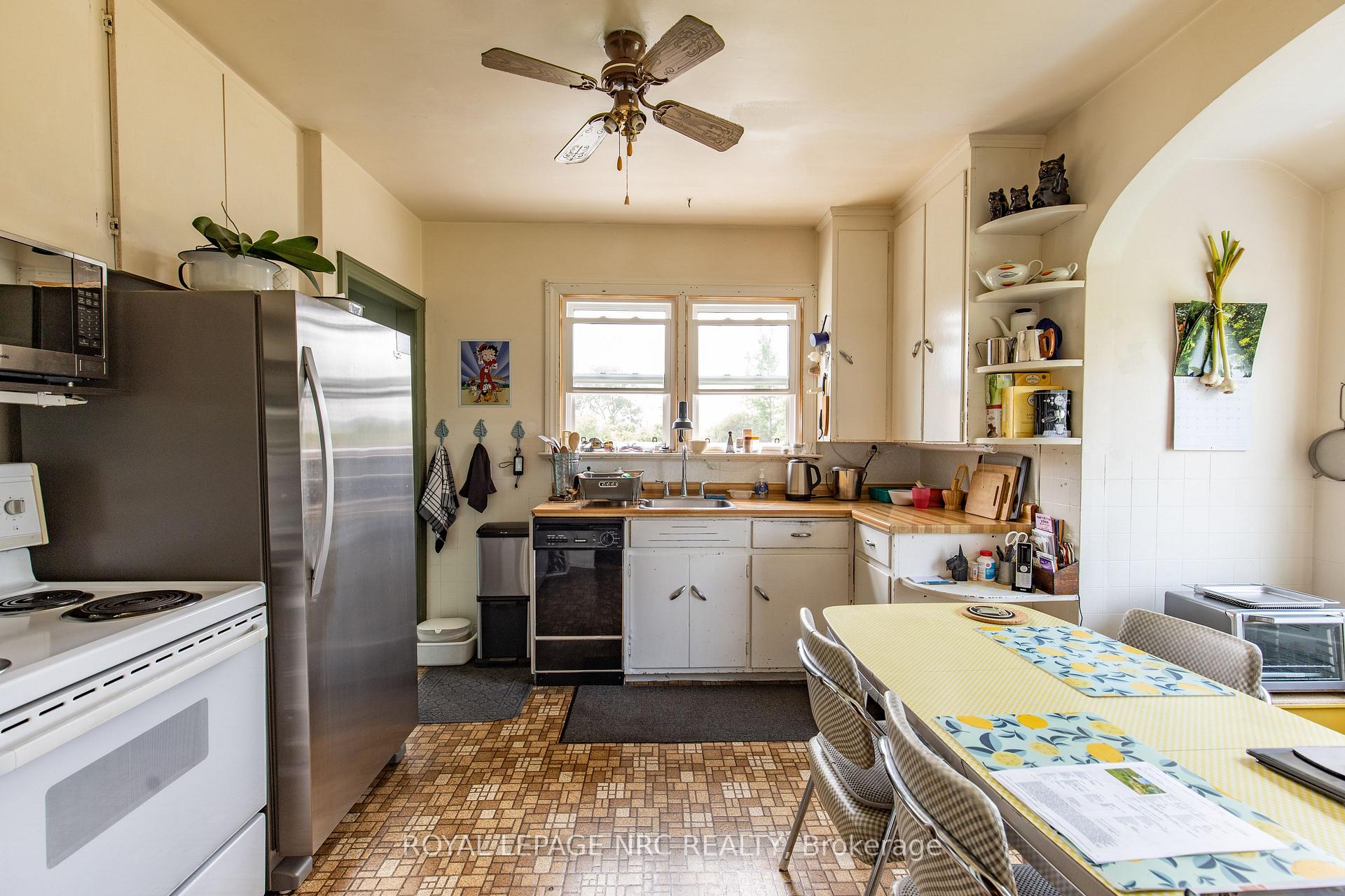 Photo 8 of 4049 Yager Road, Port Colborne, Bethel — HOMEH