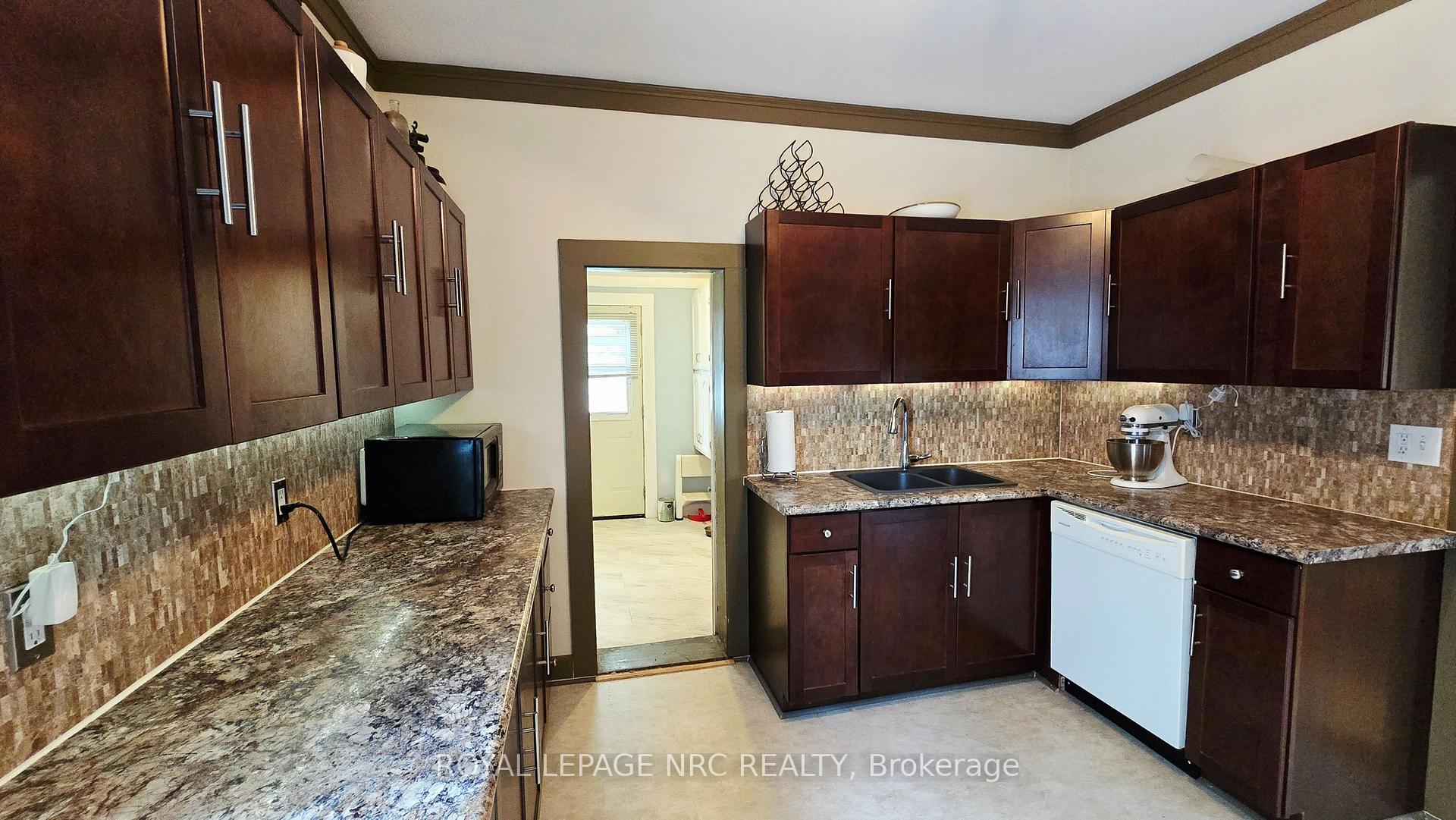 Photo 10 of 74 Delhi Street, Port Colborne, Sugarloaf — HOMEH