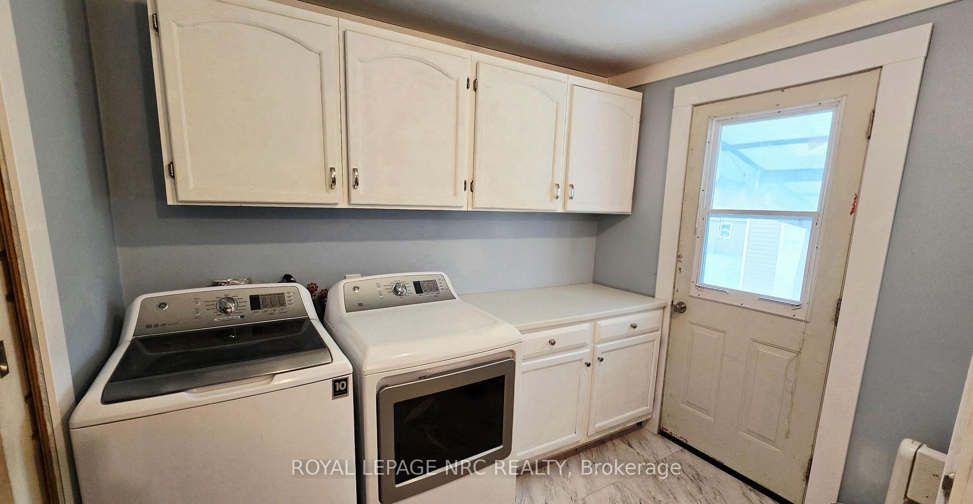 Photo 15 of 74 Delhi Street, Port Colborne, Sugarloaf — HOMEH