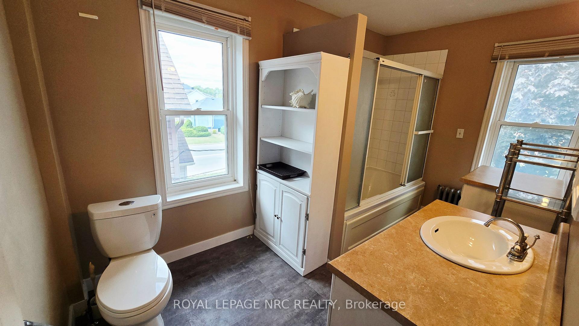 Photo 22 of 74 Delhi Street, Port Colborne, Sugarloaf — HOMEH