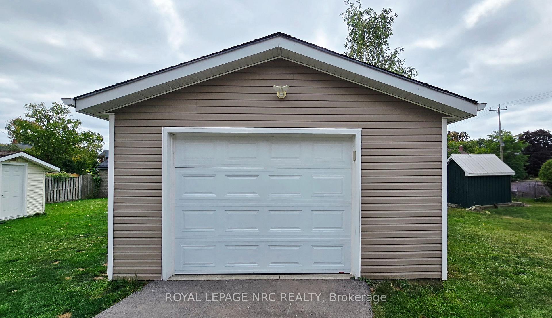 Photo 24 of 74 Delhi Street, Port Colborne, Sugarloaf — HOMEH