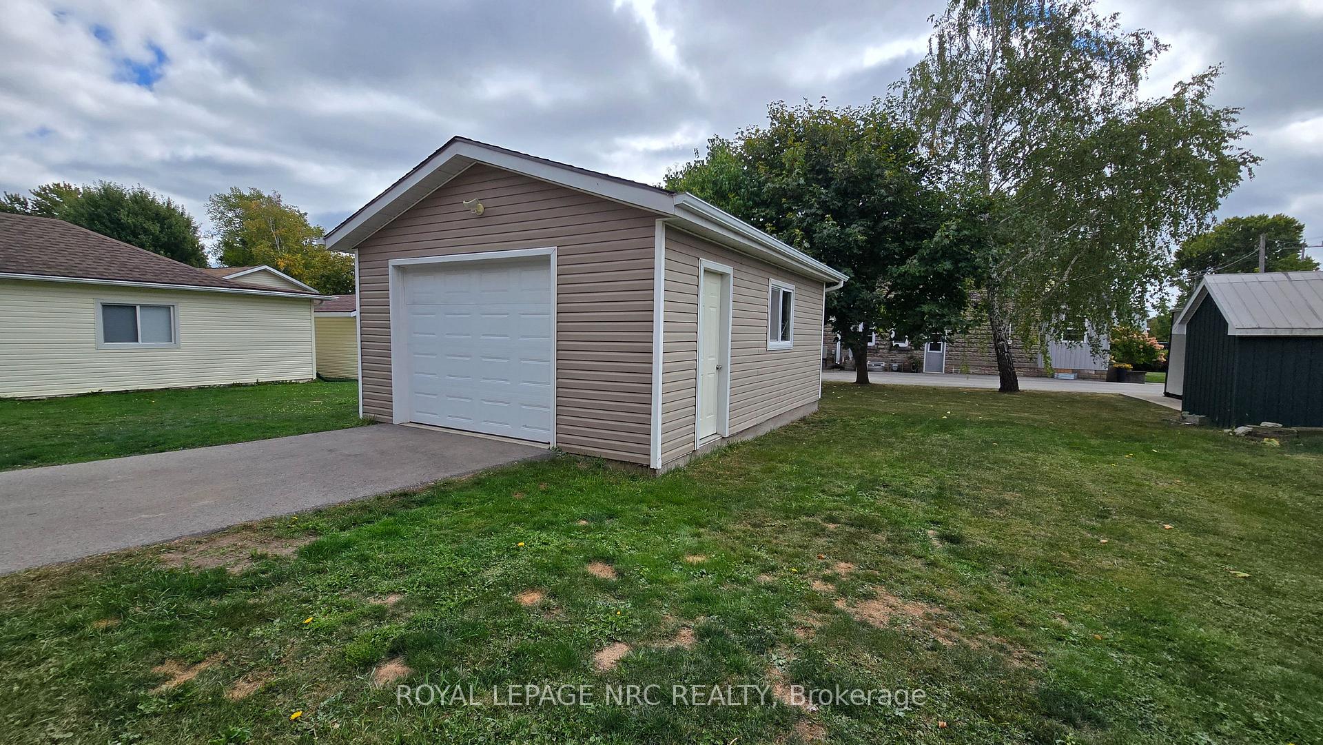 Photo 25 of 74 Delhi Street, Port Colborne, Sugarloaf — HOMEH