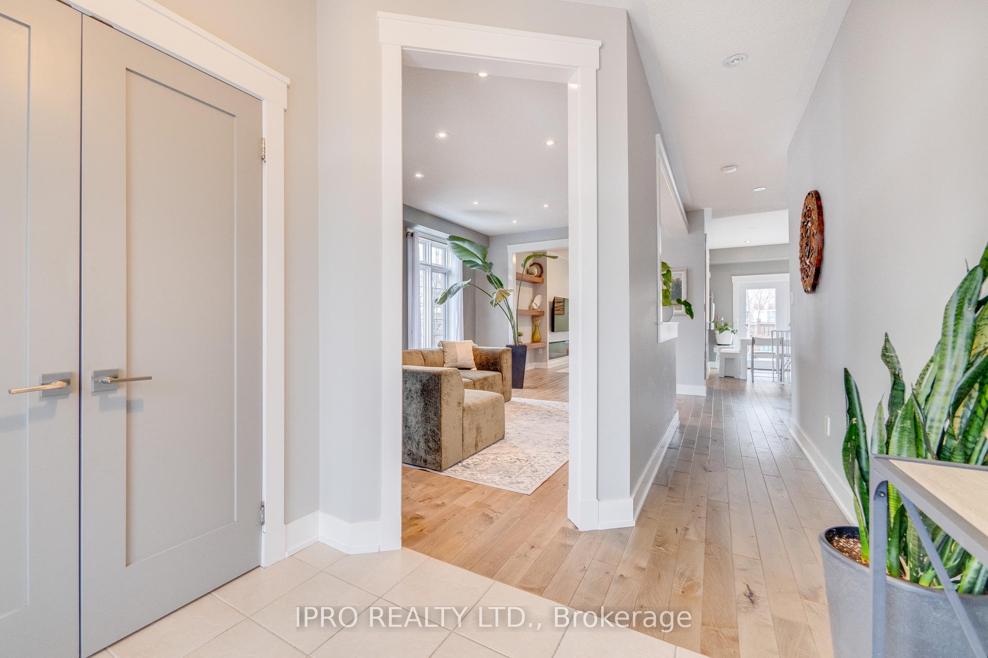 Photo 5 of 1038 Laurier Avenue, Milton, Clarke — HOMEH