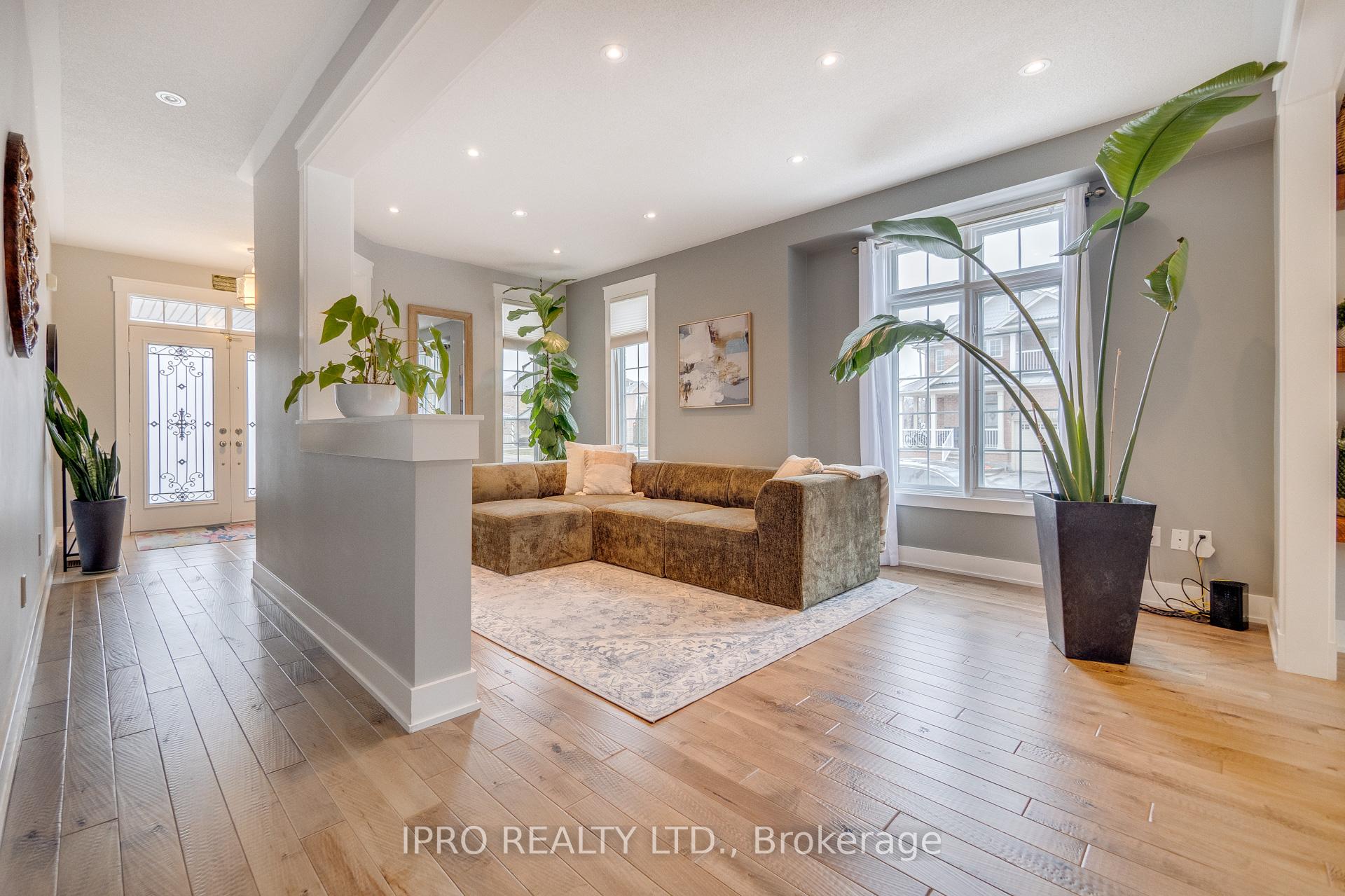 Photo 7 of 1038 Laurier Avenue, Milton, Clarke — HOMEH