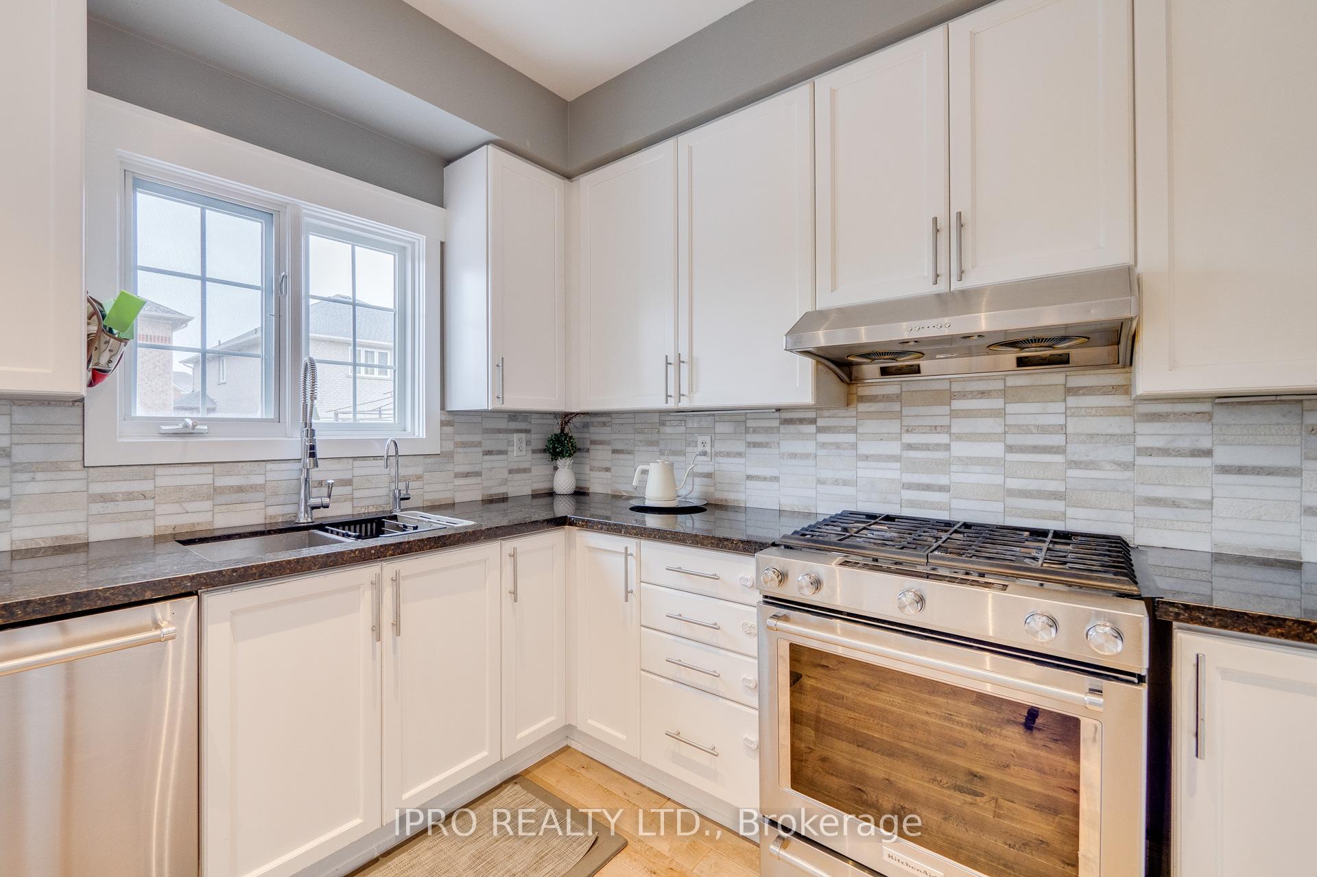 Photo 12 of 1038 Laurier Avenue, Milton, Clarke — HOMEH