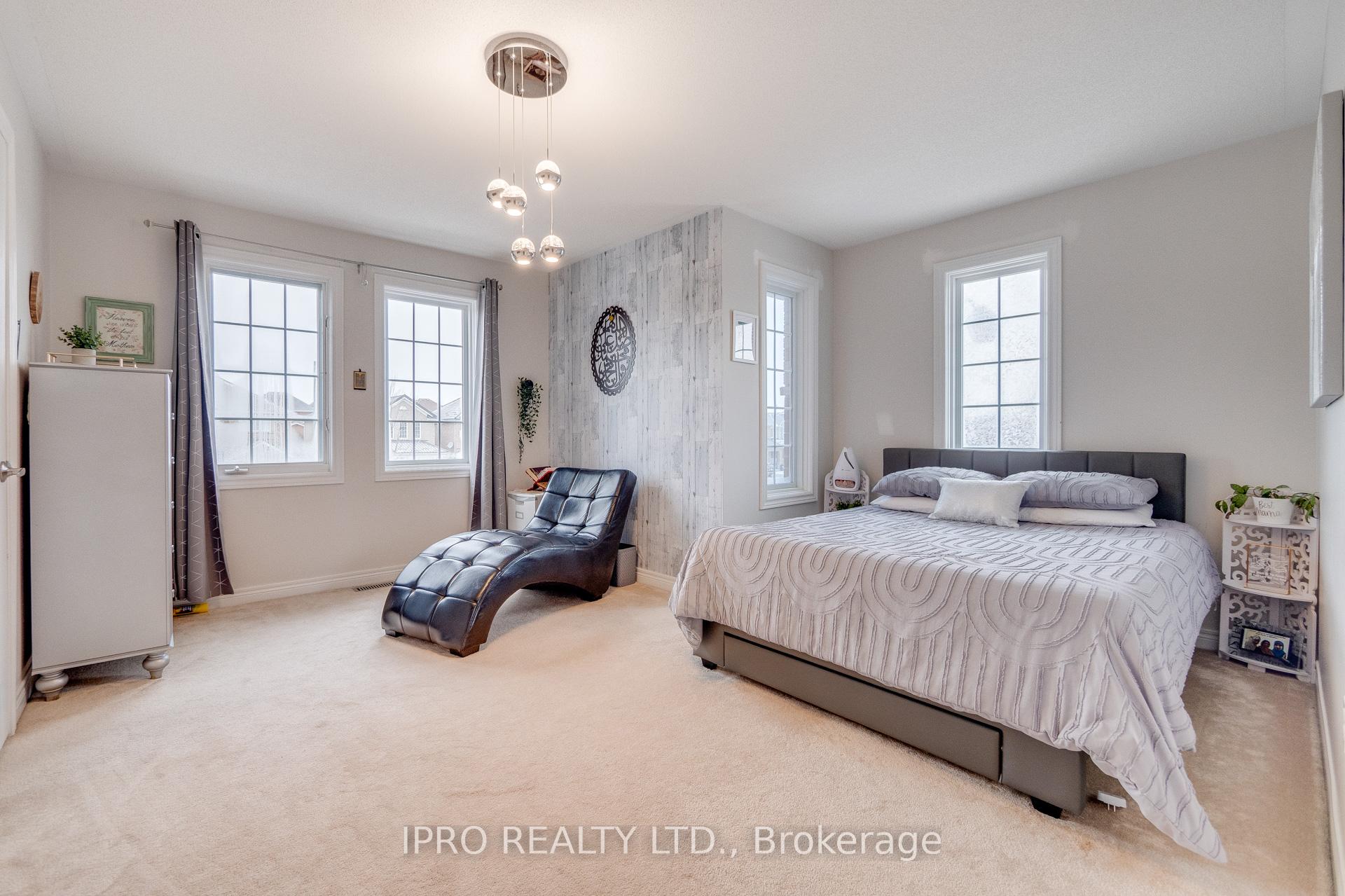 Photo 17 of 1038 Laurier Avenue, Milton, Clarke — HOMEH
