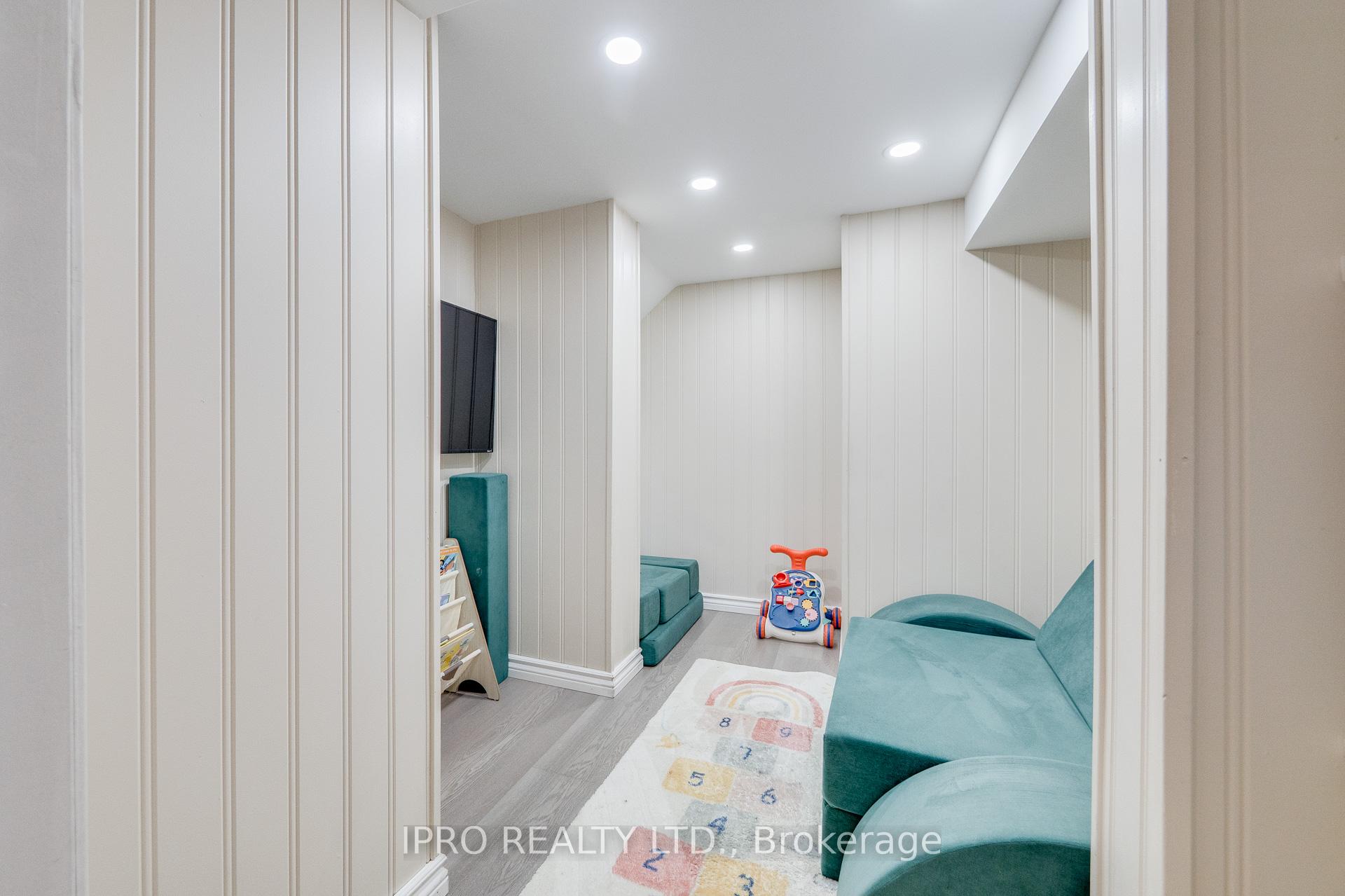 Photo 30 of 1038 Laurier Avenue, Milton, Clarke — HOMEH