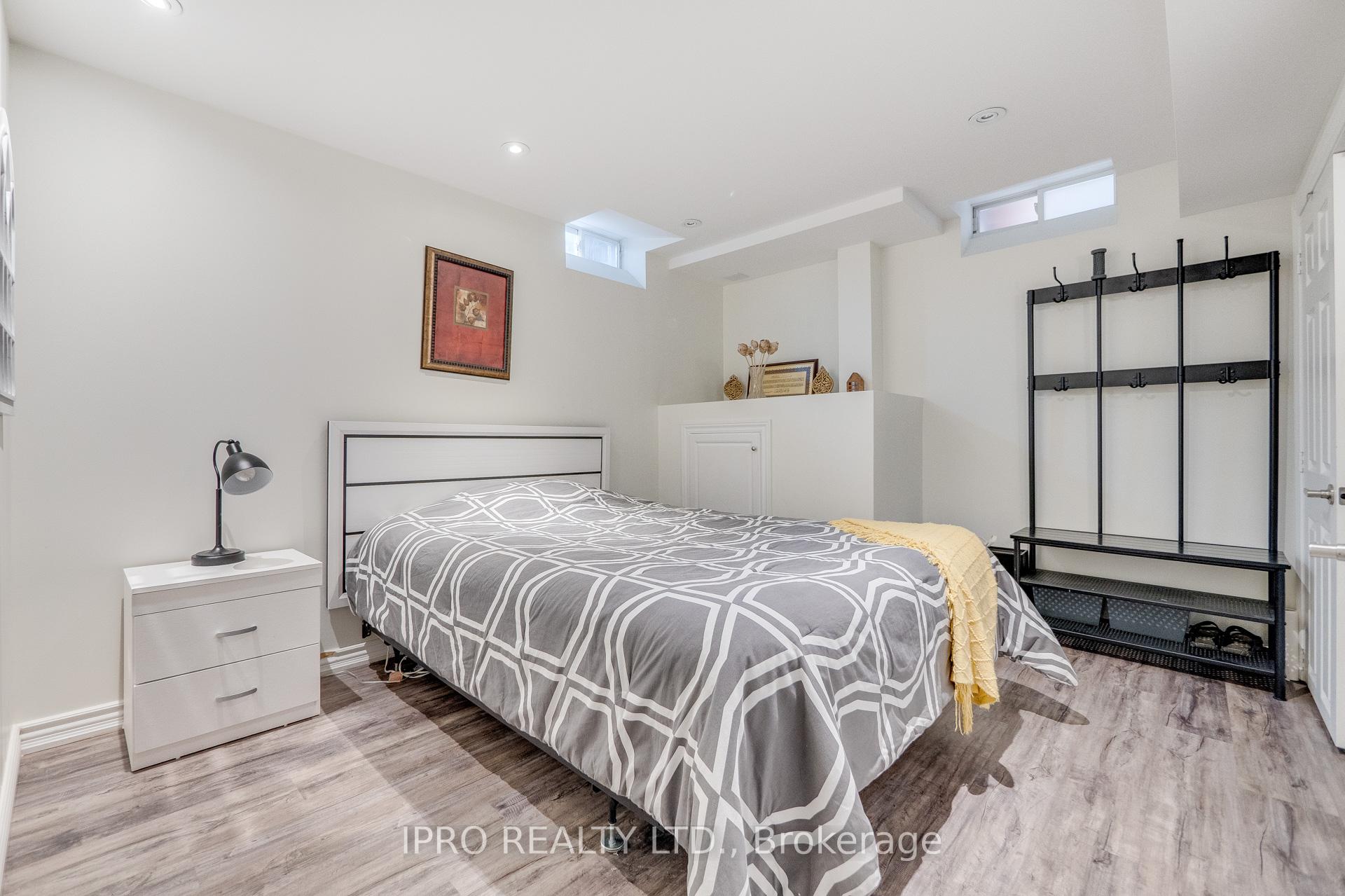 Photo 32 of 1038 Laurier Avenue, Milton, Clarke — HOMEH