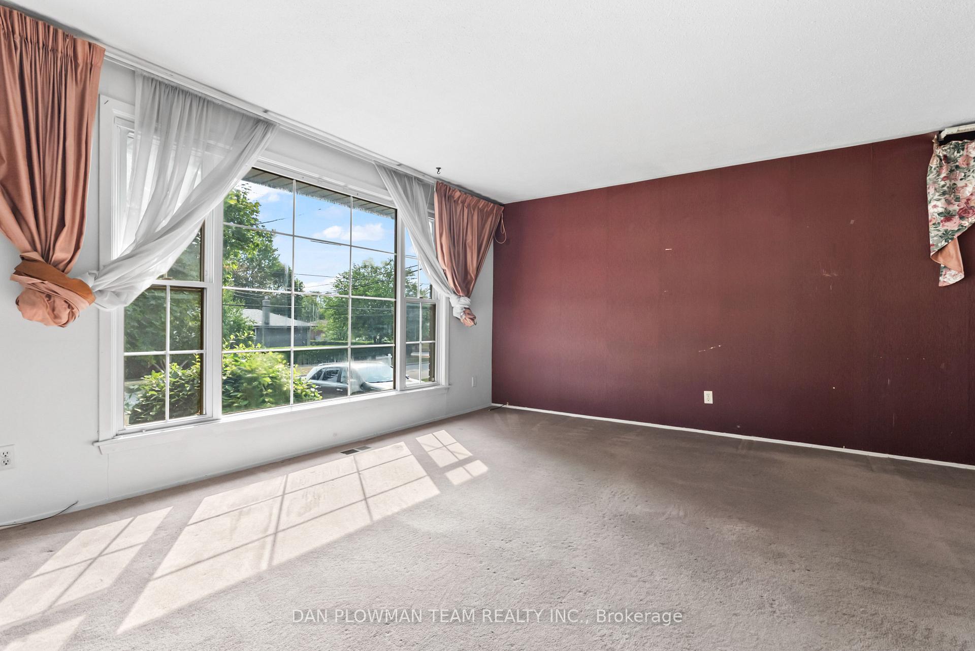Photo 7 of 760 Hillcrest Road, Pickering, West Shore — HOMEH