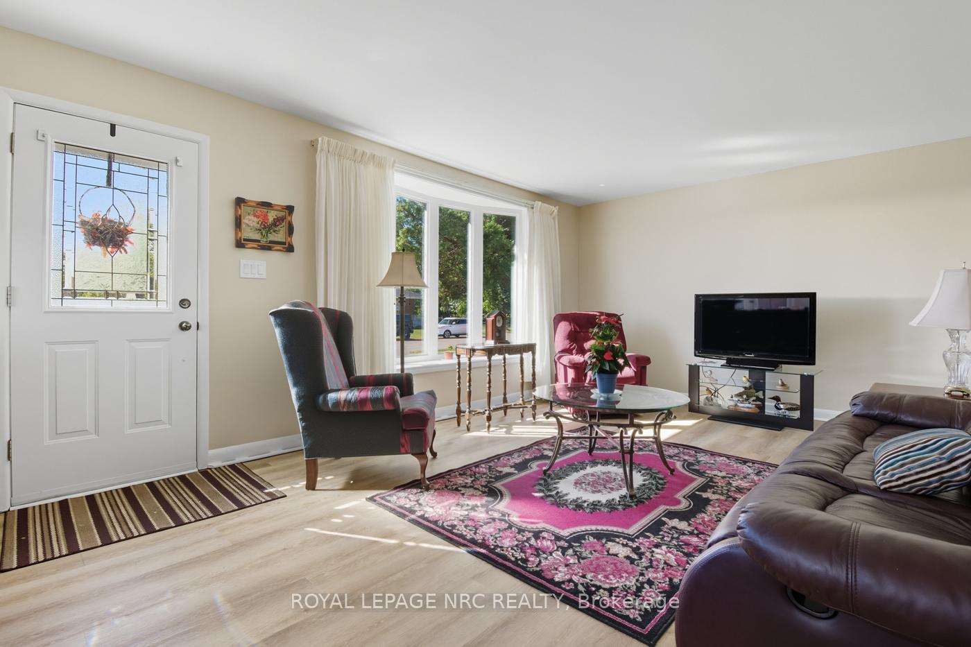 Photo 3 of 236 Johnston Street, Port Colborne, Killaly East — HOMEH