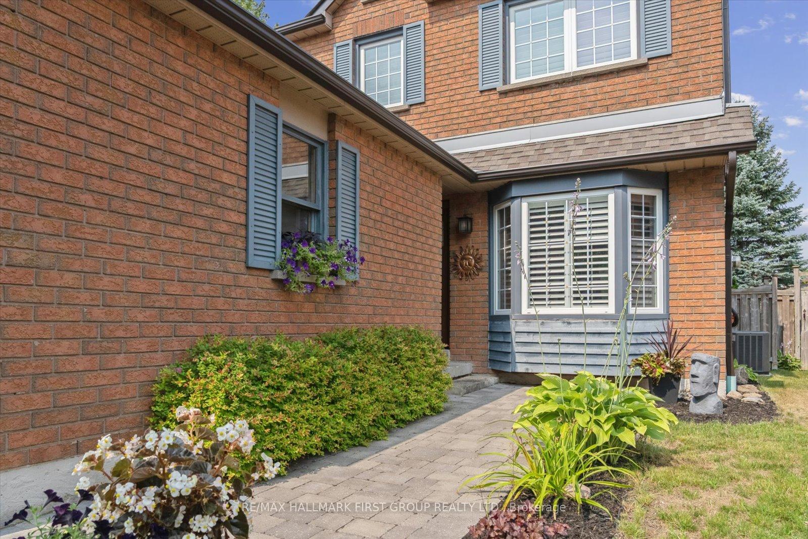 Photo 3 of 274 Lancrest Street, Pickering, Highbush — HOMEH