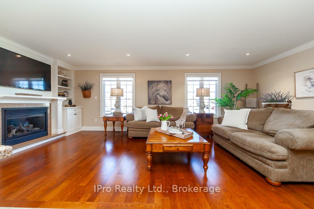 Photo 3 of 874 Pearen Avenue, Milton, Timberlea — HOMEH