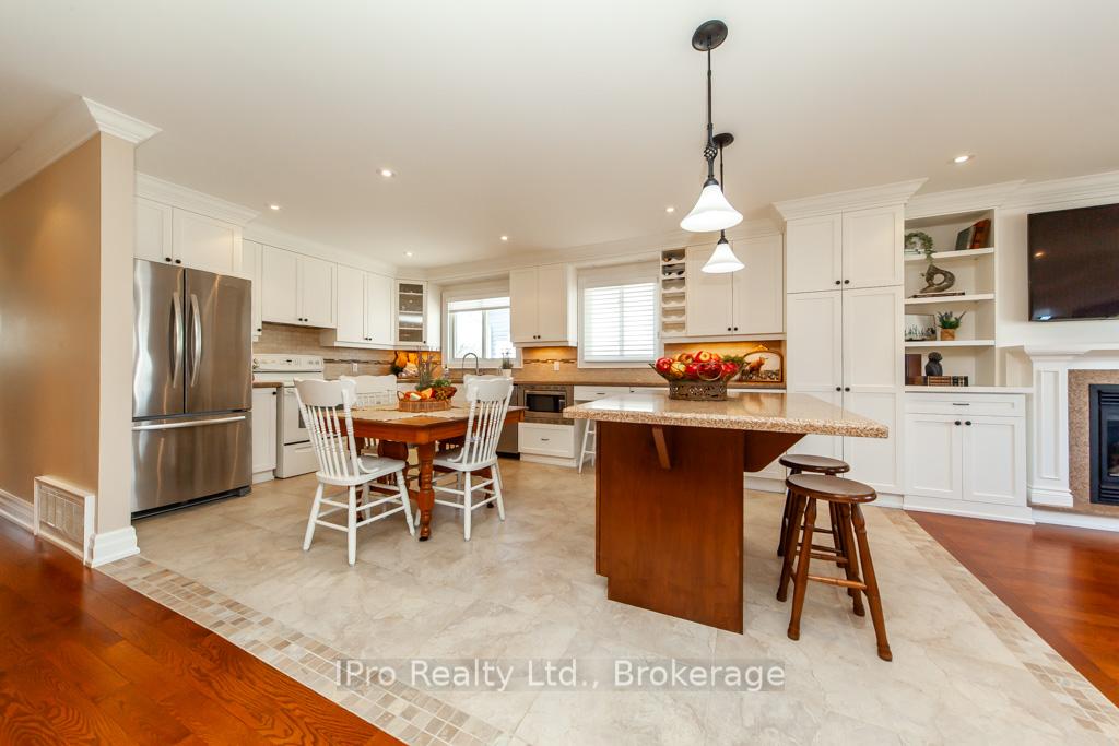 Photo 5 of 874 Pearen Avenue, Milton, Timberlea — HOMEH