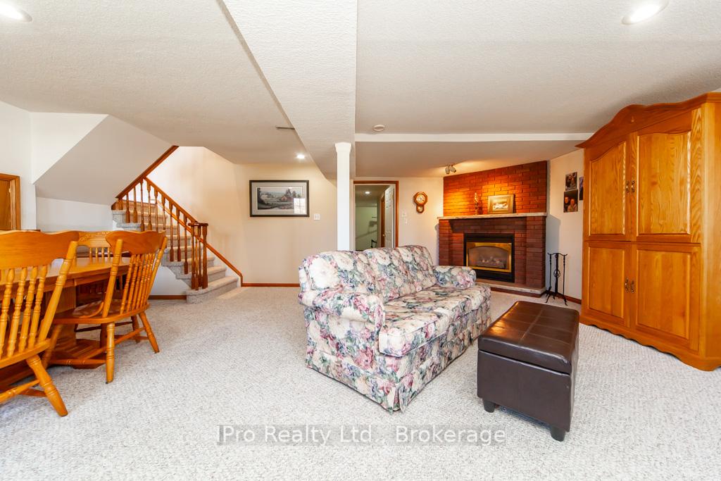 Photo 8 of 874 Pearen Avenue, Milton, Timberlea — HOMEH