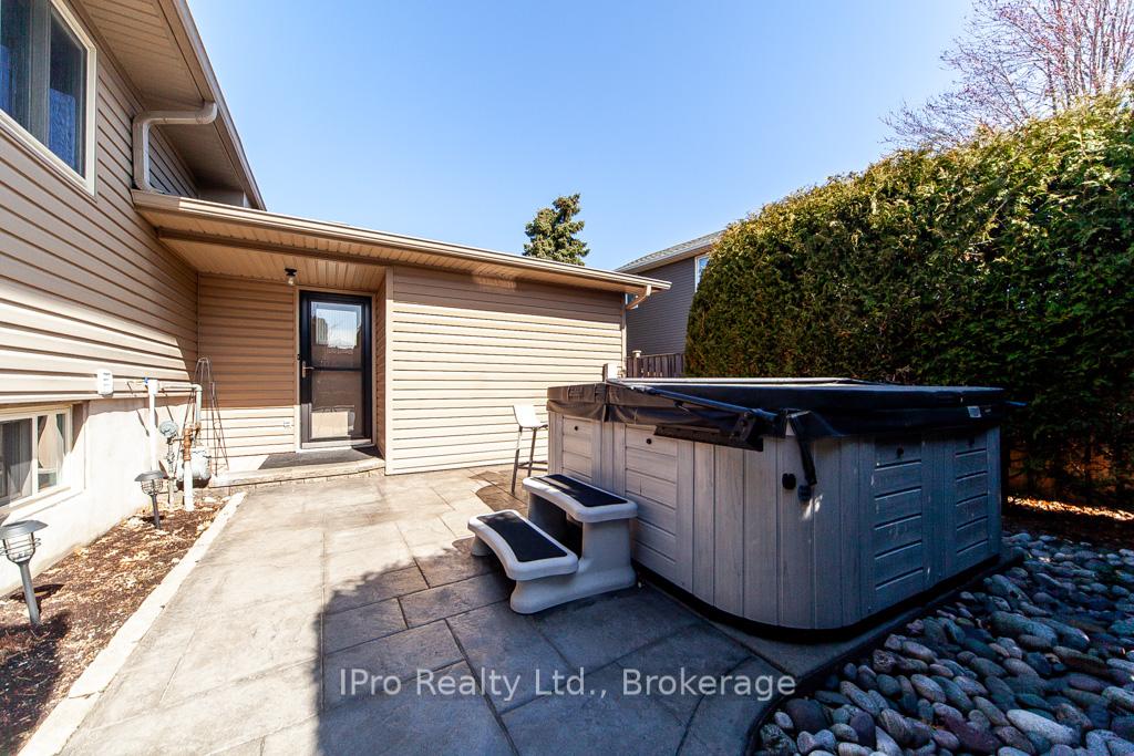 Photo 14 of 874 Pearen Avenue, Milton, Timberlea — HOMEH