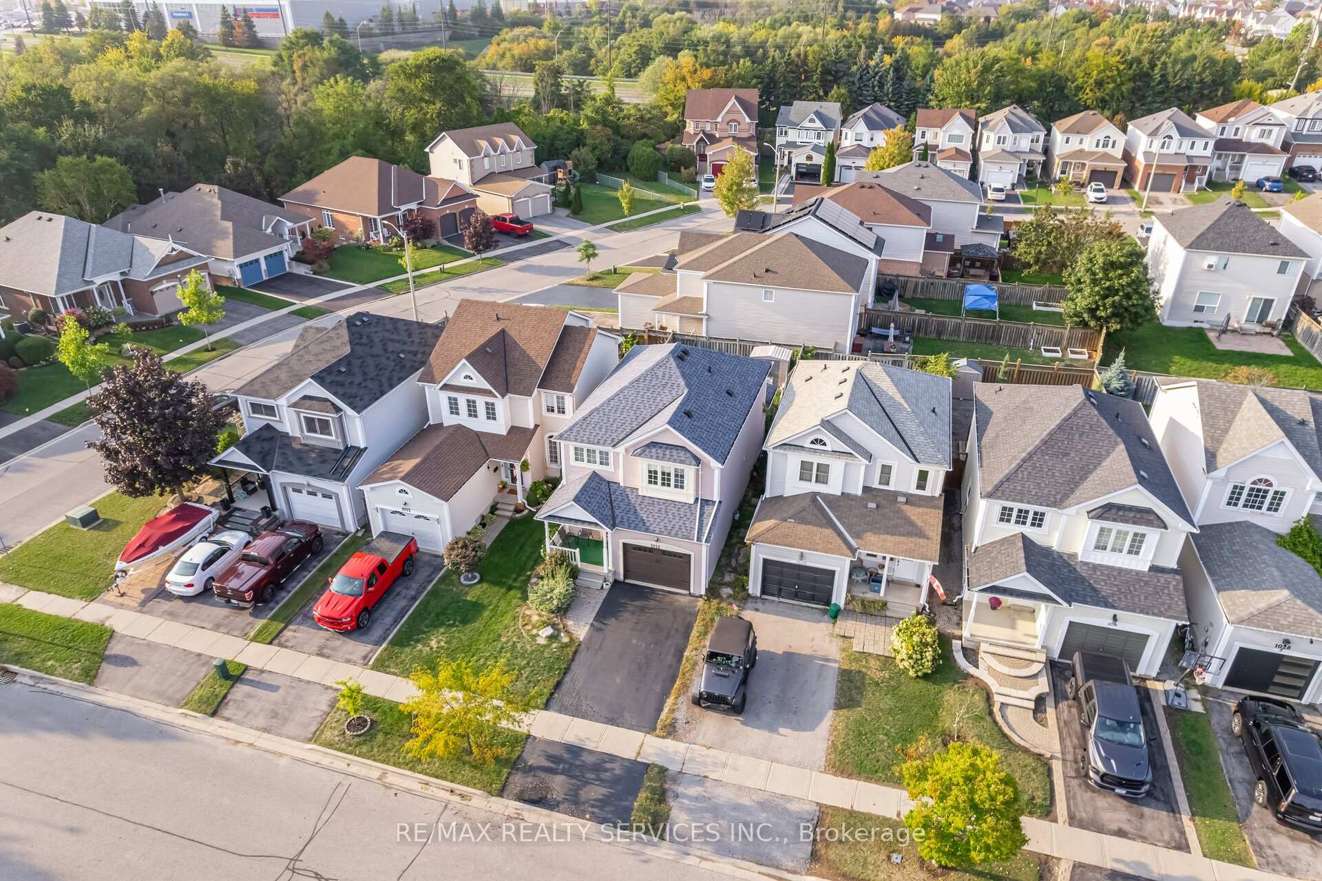 Photo 2 of 1016 Roseheath Street, Oshawa, Pinecrest — HOMEH