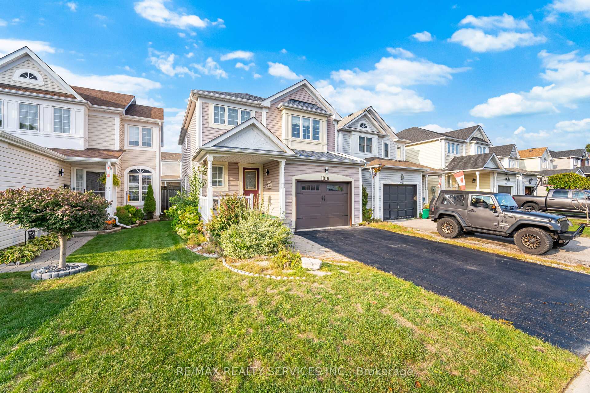 Photo 3 of 1016 Roseheath Street, Oshawa, Pinecrest — HOMEH