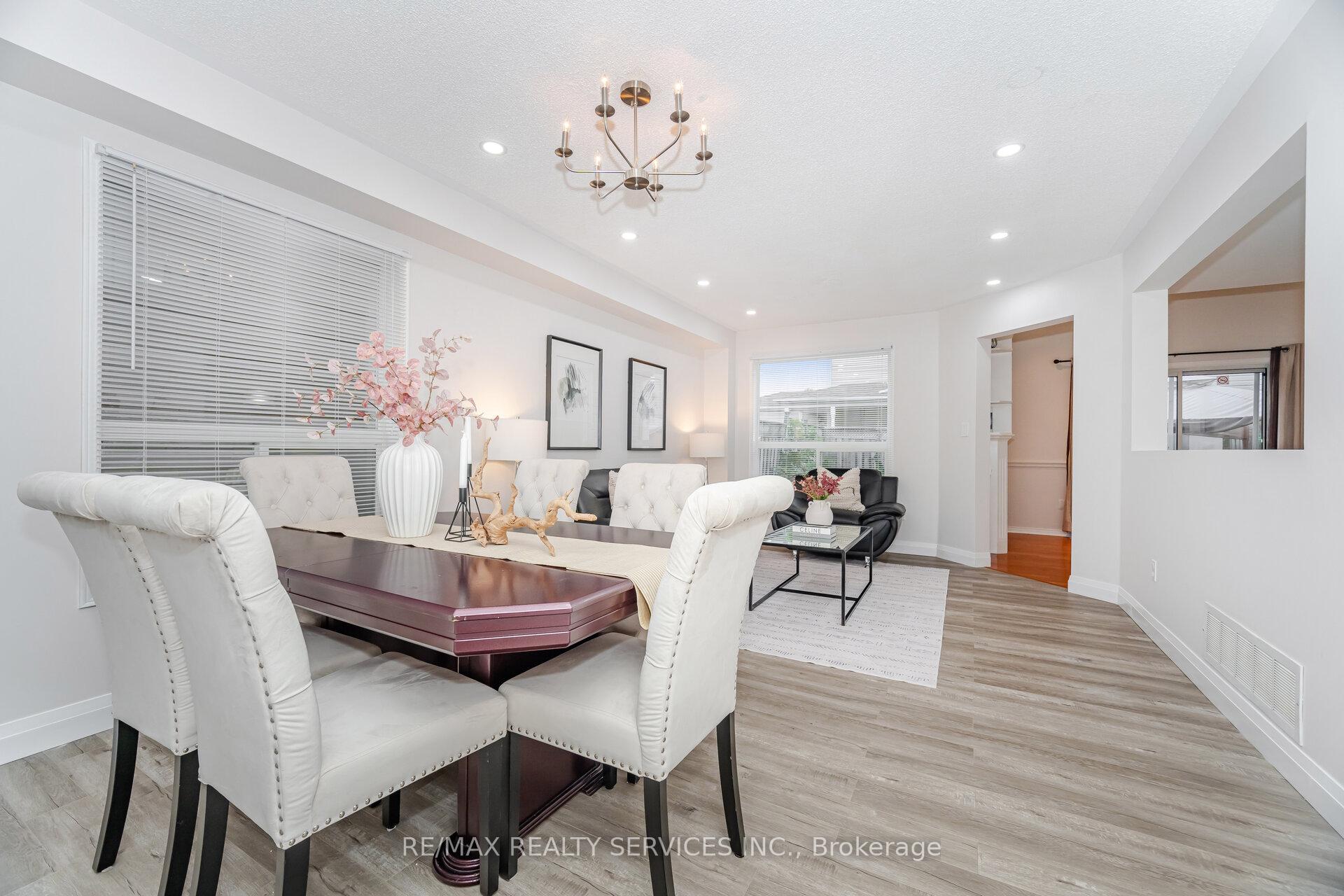 Photo 5 of 1016 Roseheath Street, Oshawa, Pinecrest — HOMEH