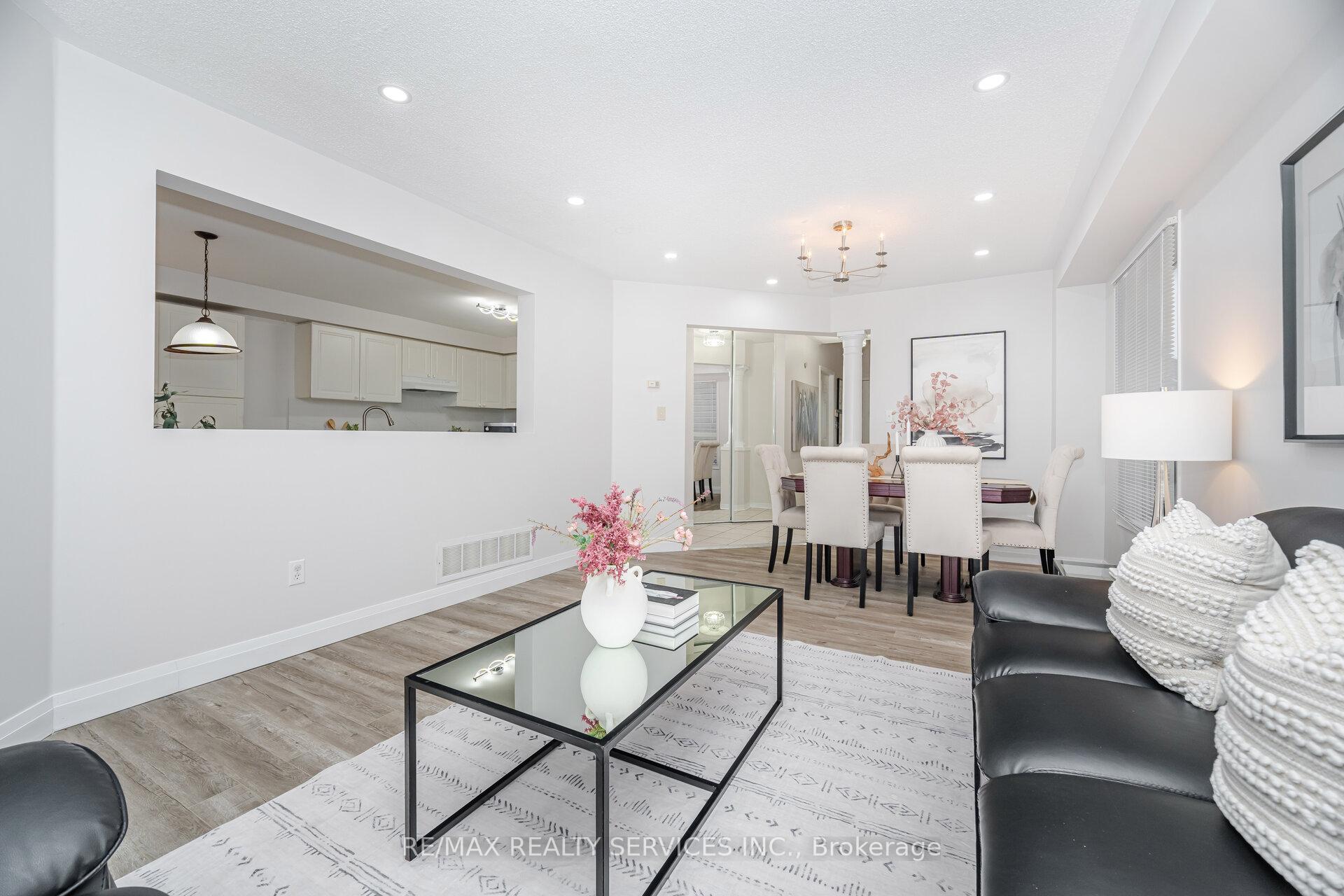 Photo 10 of 1016 Roseheath Street, Oshawa, Pinecrest — HOMEH