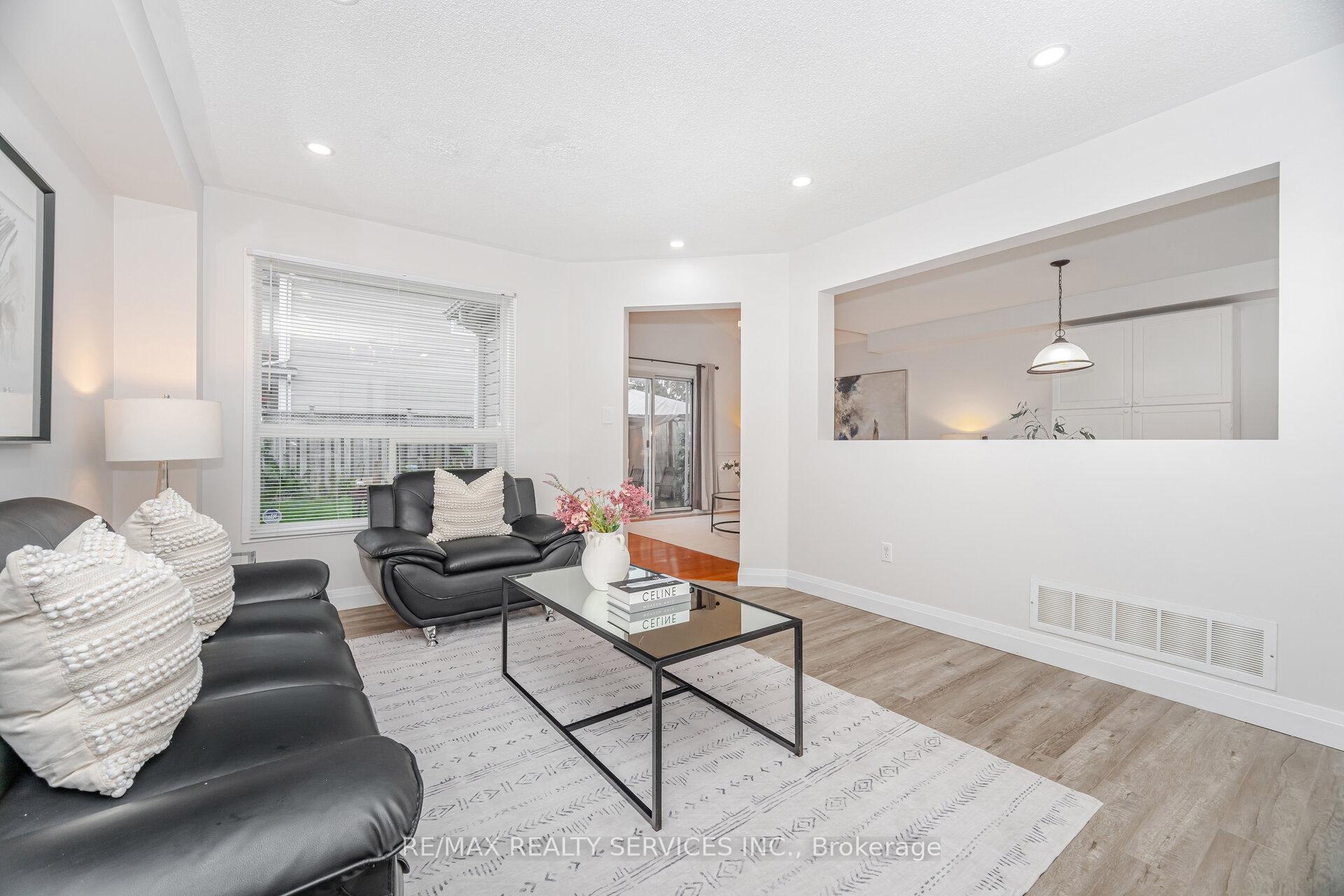 Photo 11 of 1016 Roseheath Street, Oshawa, Pinecrest — HOMEH