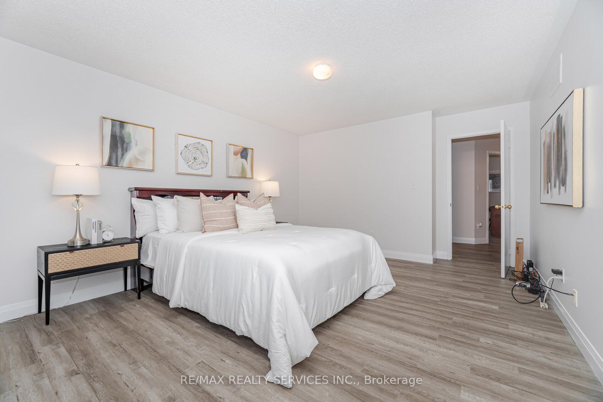 Photo 25 of 1016 Roseheath Street, Oshawa, Pinecrest — HOMEH