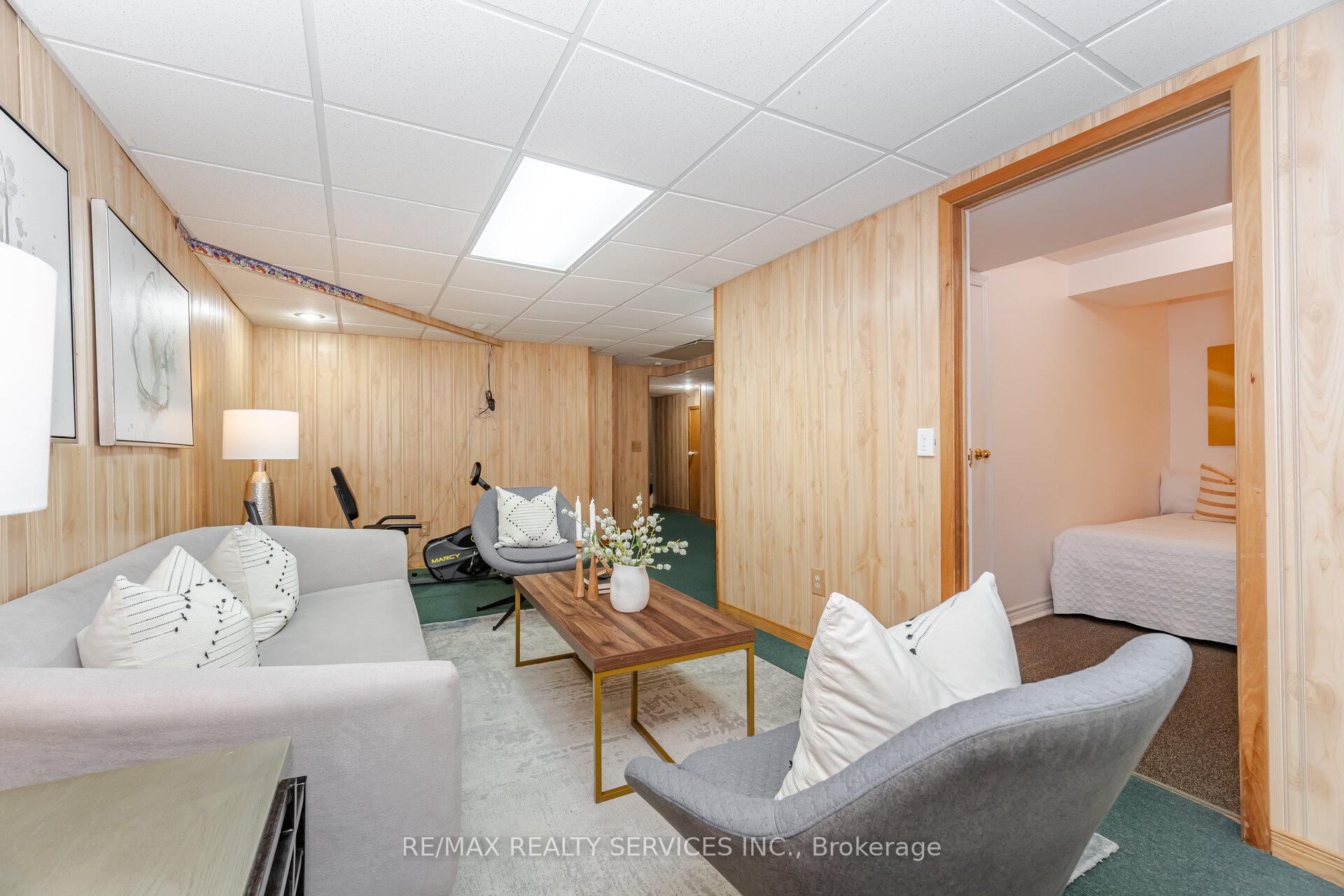 Photo 35 of 1016 Roseheath Street, Oshawa, Pinecrest — HOMEH
