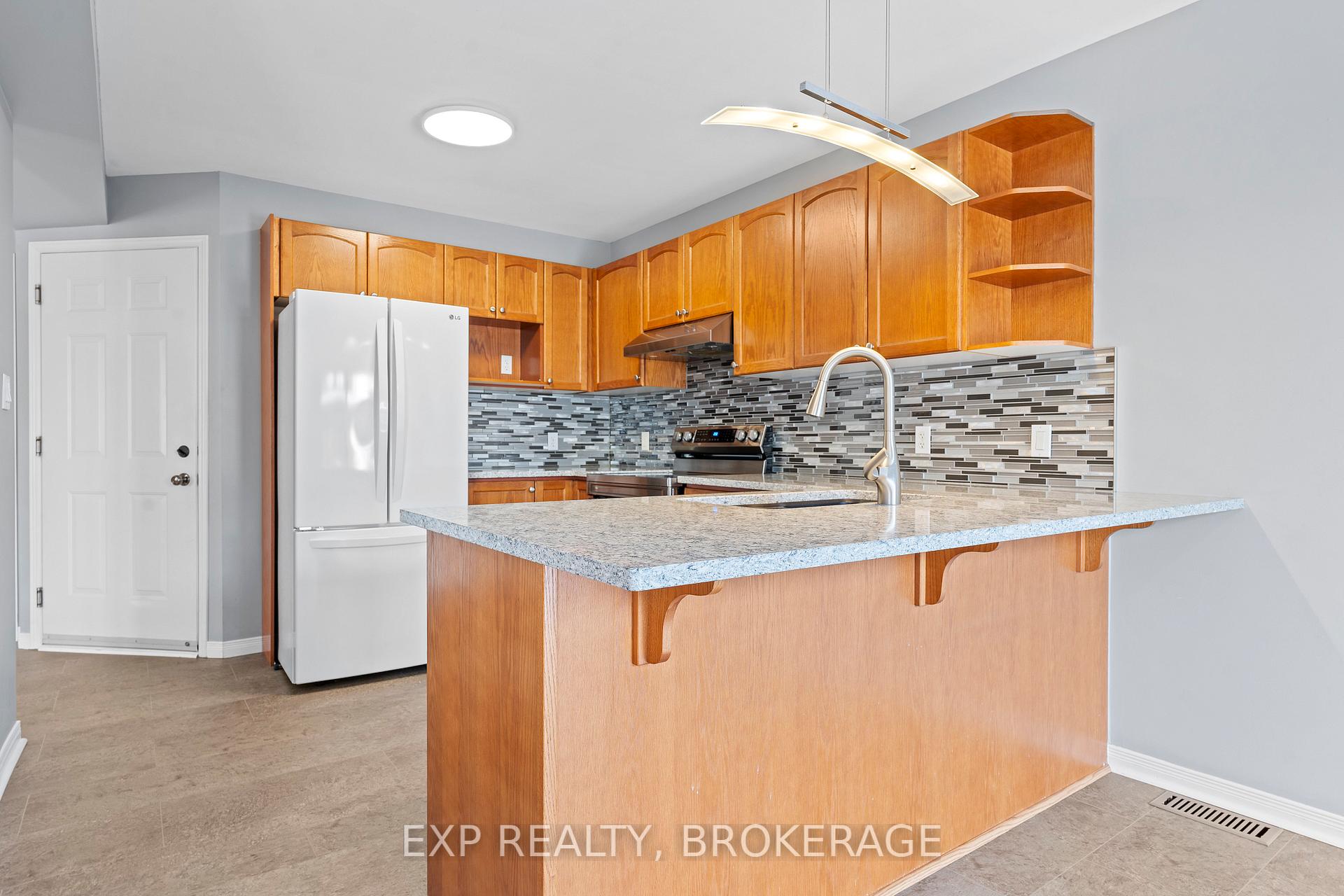 Photo 15 of 450 Laura Avenue, Kingston, Kingston East (Incl Barret Crt) — HOMEH
