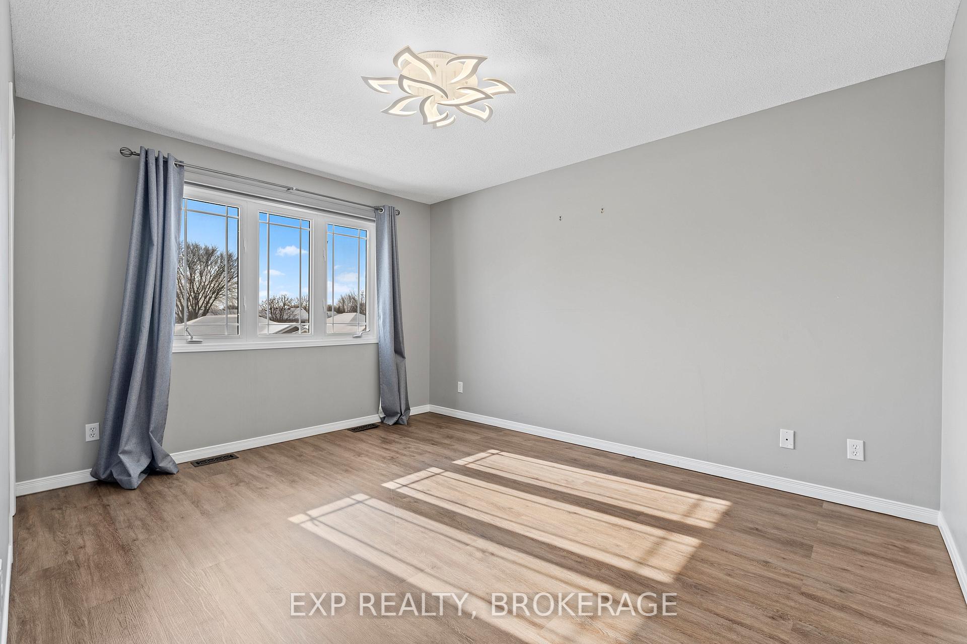 Photo 21 of 450 Laura Avenue, Kingston, Kingston East (Incl Barret Crt) — HOMEH