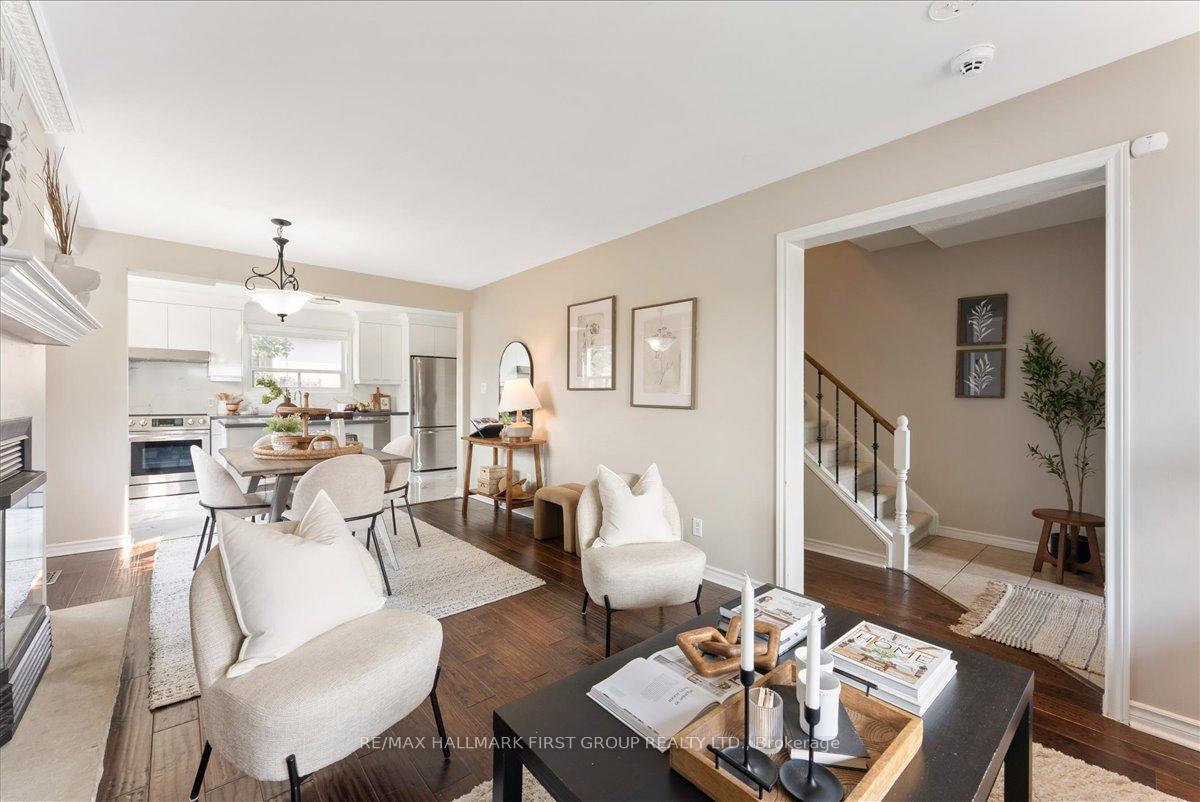 Photo 4 of 948 Cecylia Court, Pickering, West Shore — HOMEH