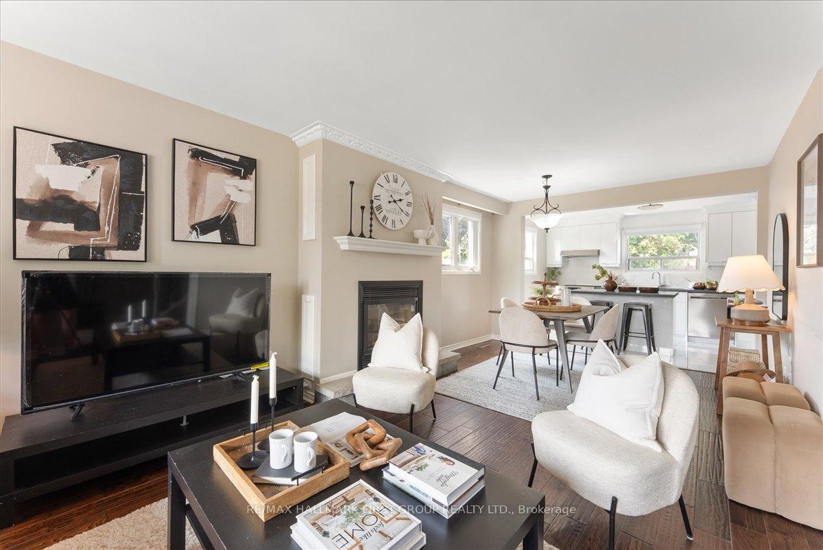Photo 7 of 948 Cecylia Court, Pickering, West Shore — HOMEH