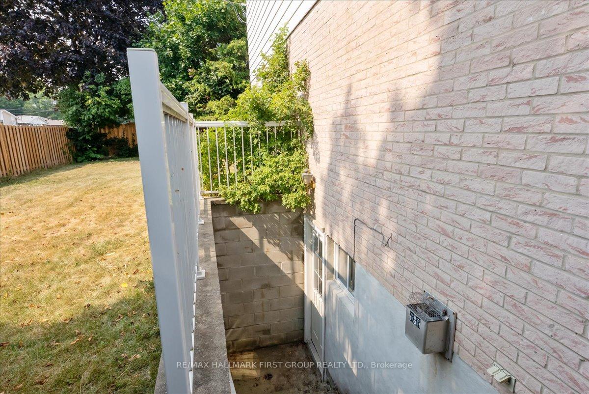 Photo 30 of 948 Cecylia Court, Pickering, West Shore — HOMEH