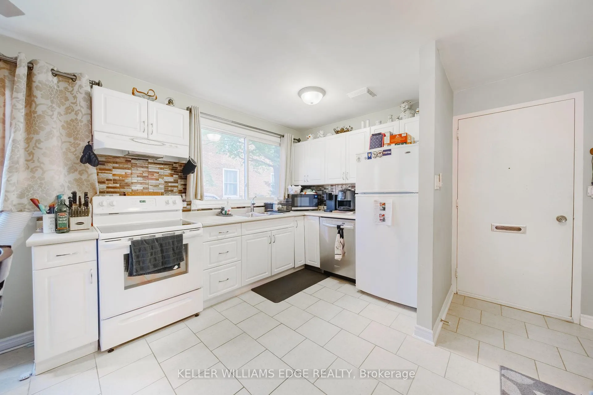 Photo 12 of 224 Clarence Street, Port Colborne, Sugarloaf — HOMEH