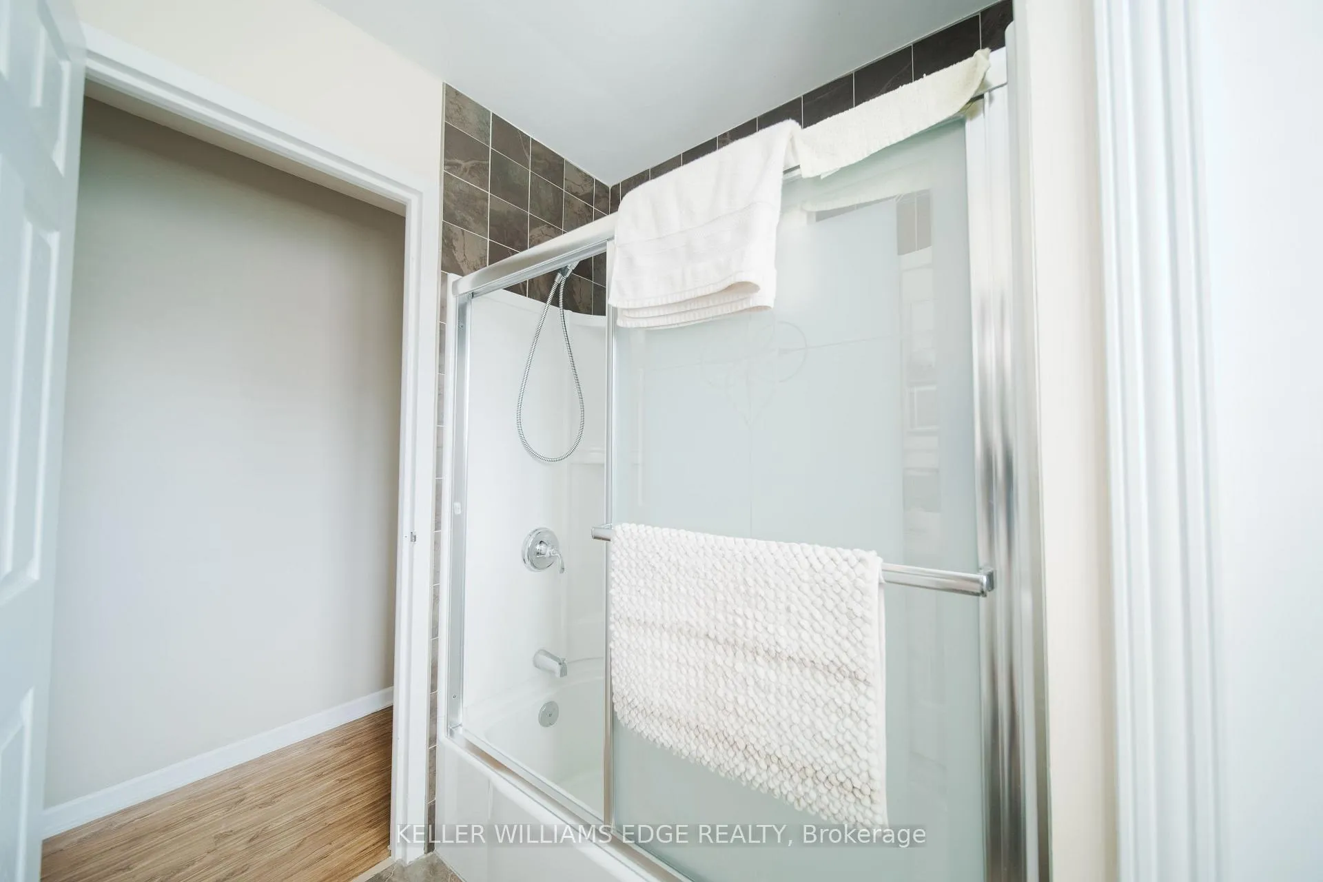 Photo 35 of 224 Clarence Street, Port Colborne, Sugarloaf — HOMEH